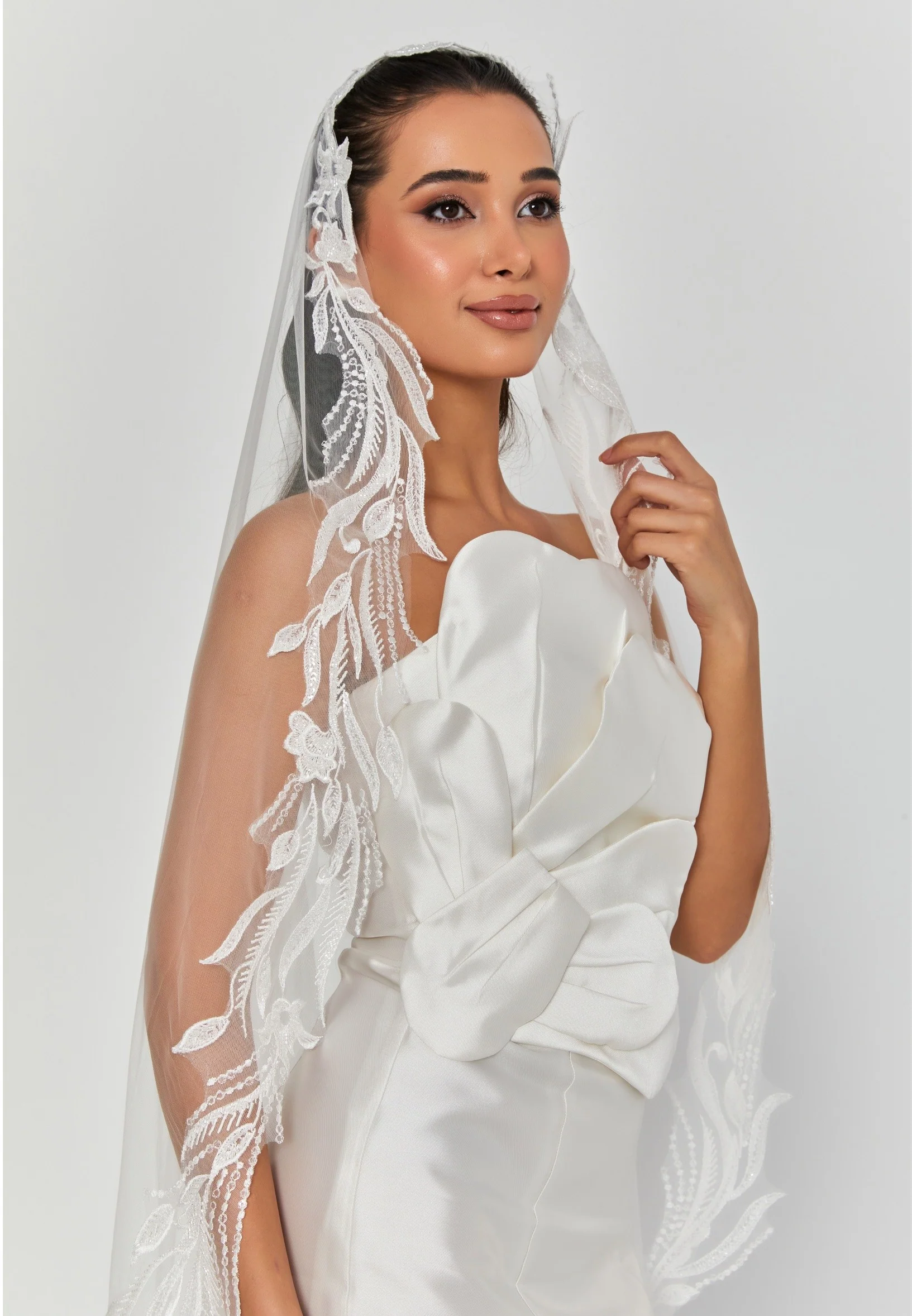 Beaded Section Single Tier Tulle Veil aba24-26 - Image 5