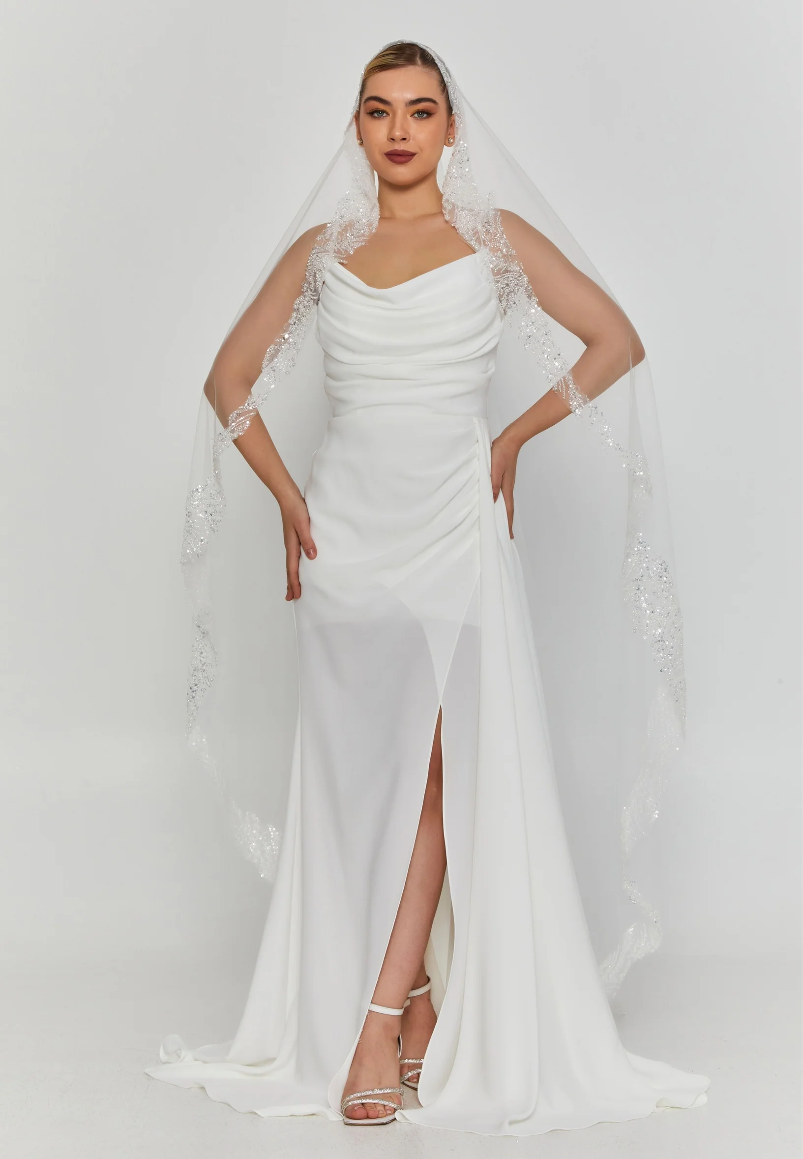 Beaded Section Single Tier Tulle Veil aba24-39
