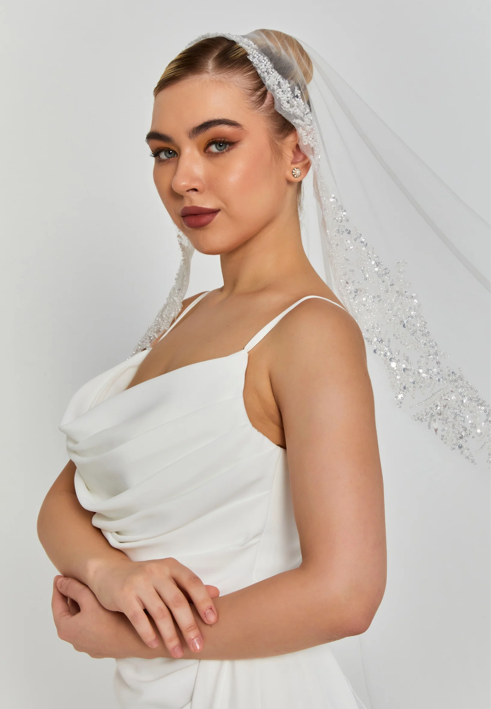 Beaded Section Single Tier Tulle Veil aba24-39 - Image 5