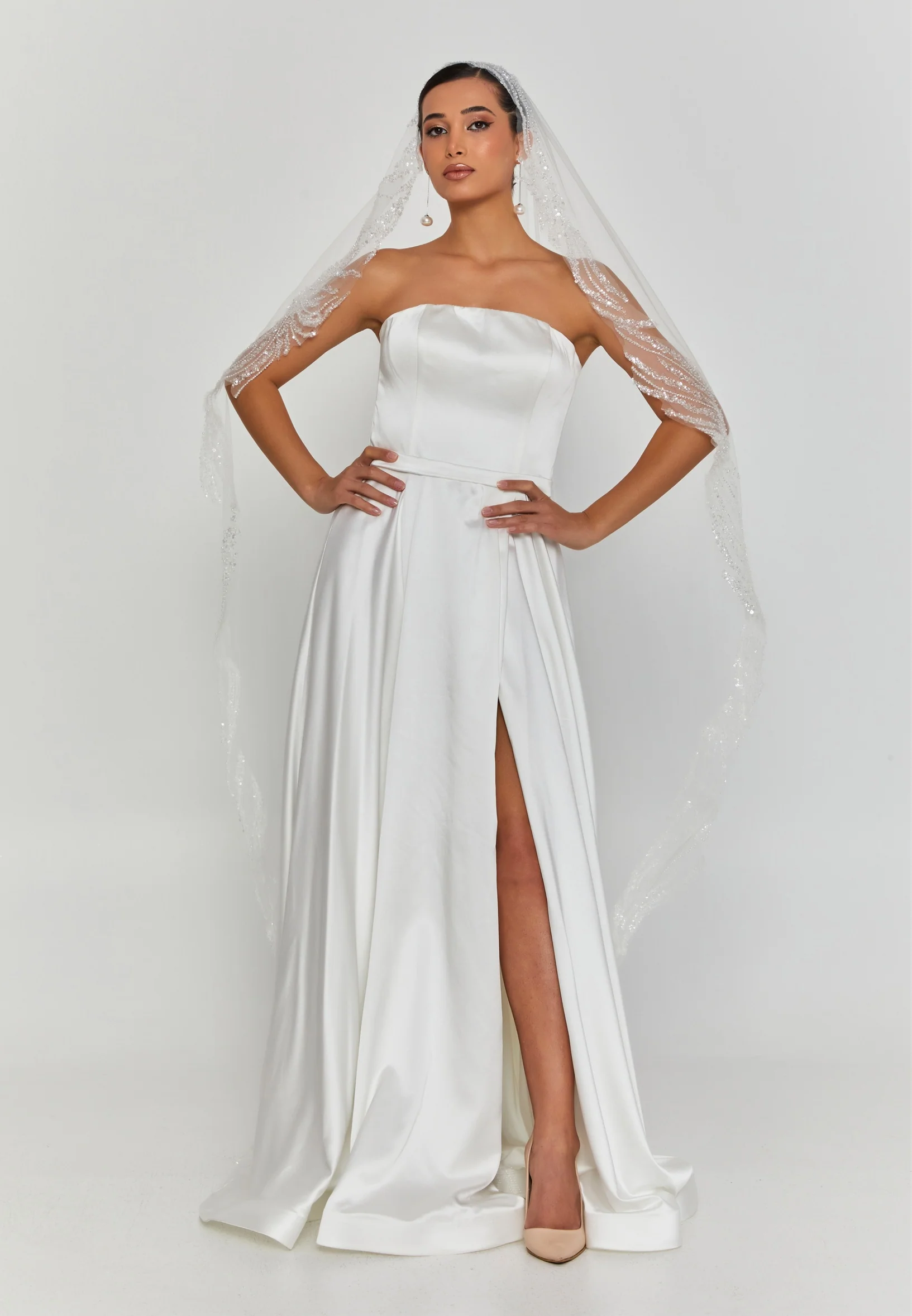 Beaded Section Single Tier Tulle Veil aba24-40