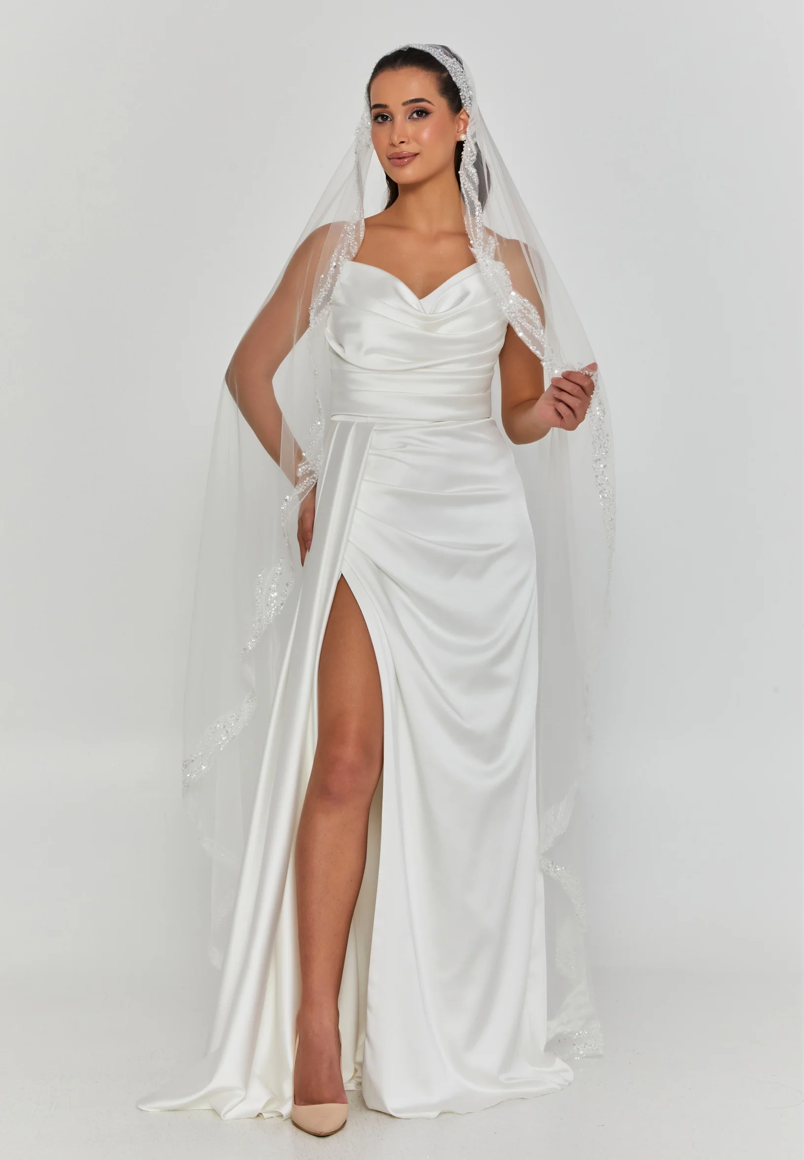 Beaded Section Single Tier Tulle Veil aba24-44