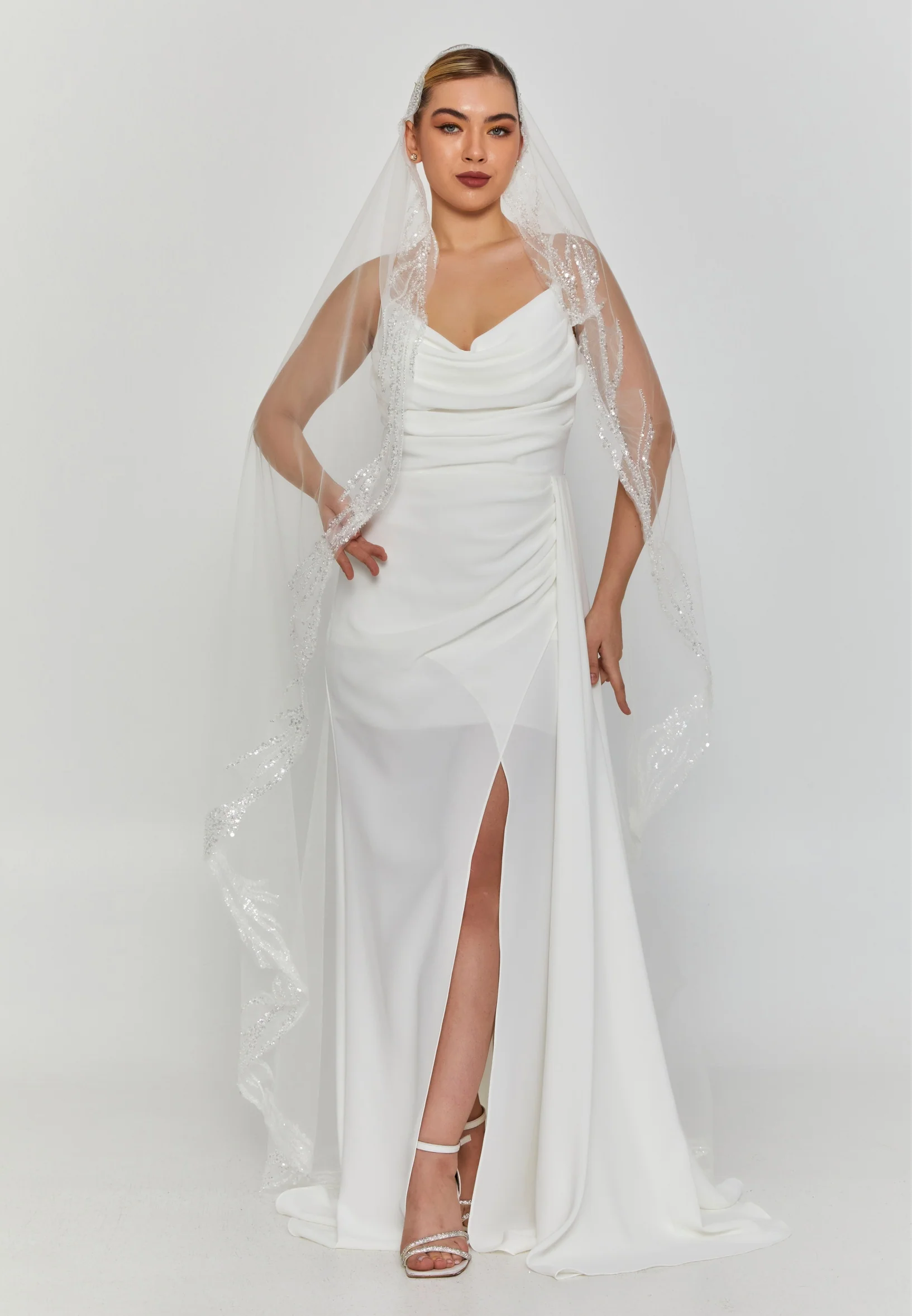 Beaded Section Single Tier Tulle Veil aba24-46