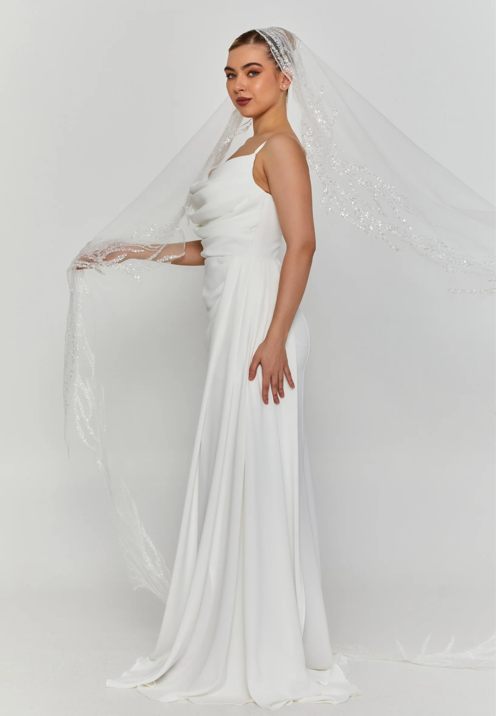 Beaded Section Single Tier Tulle Veil aba24-5 - Image 3
