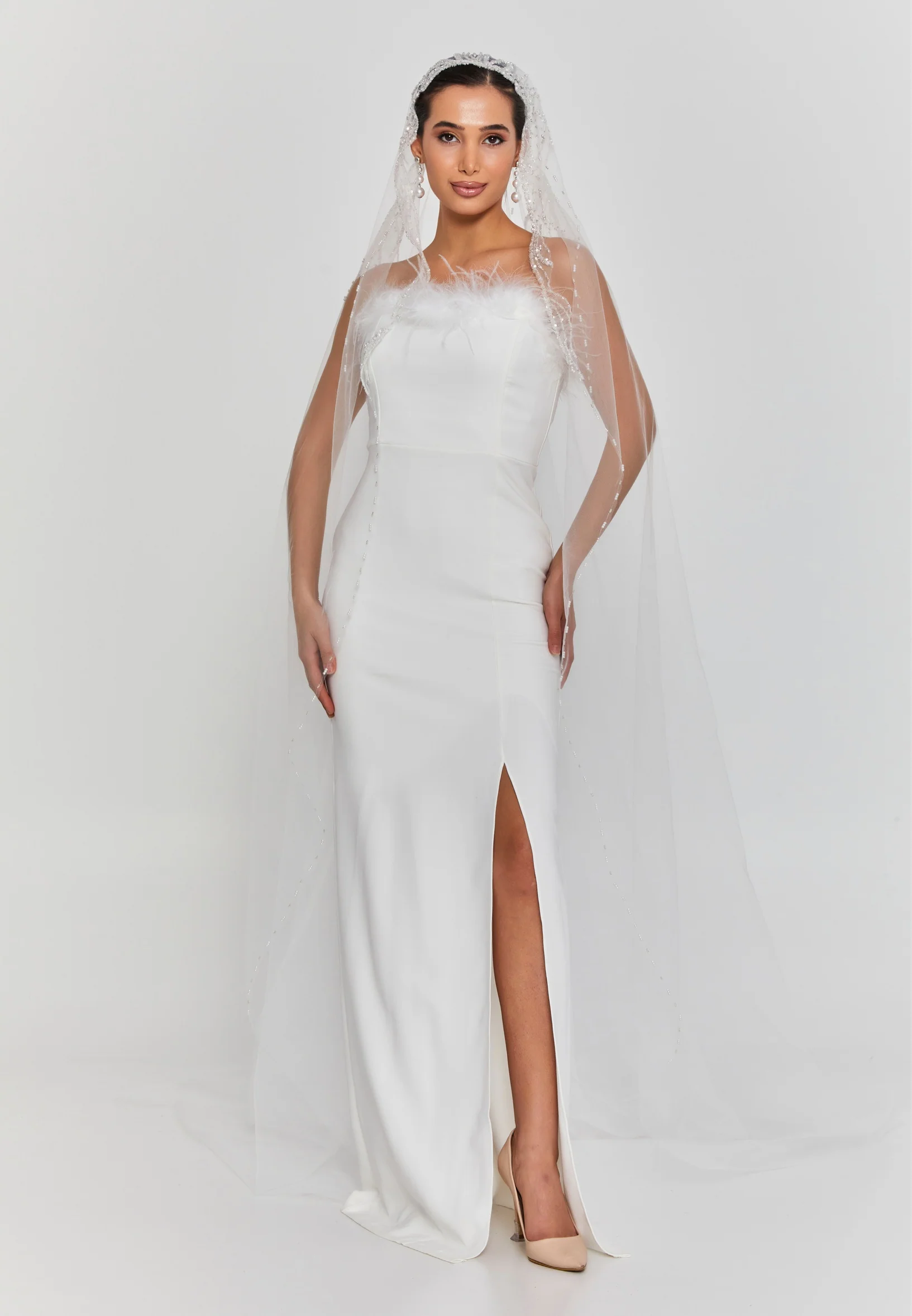 Beaded Section Single Tier Tulle Veil aba24-57