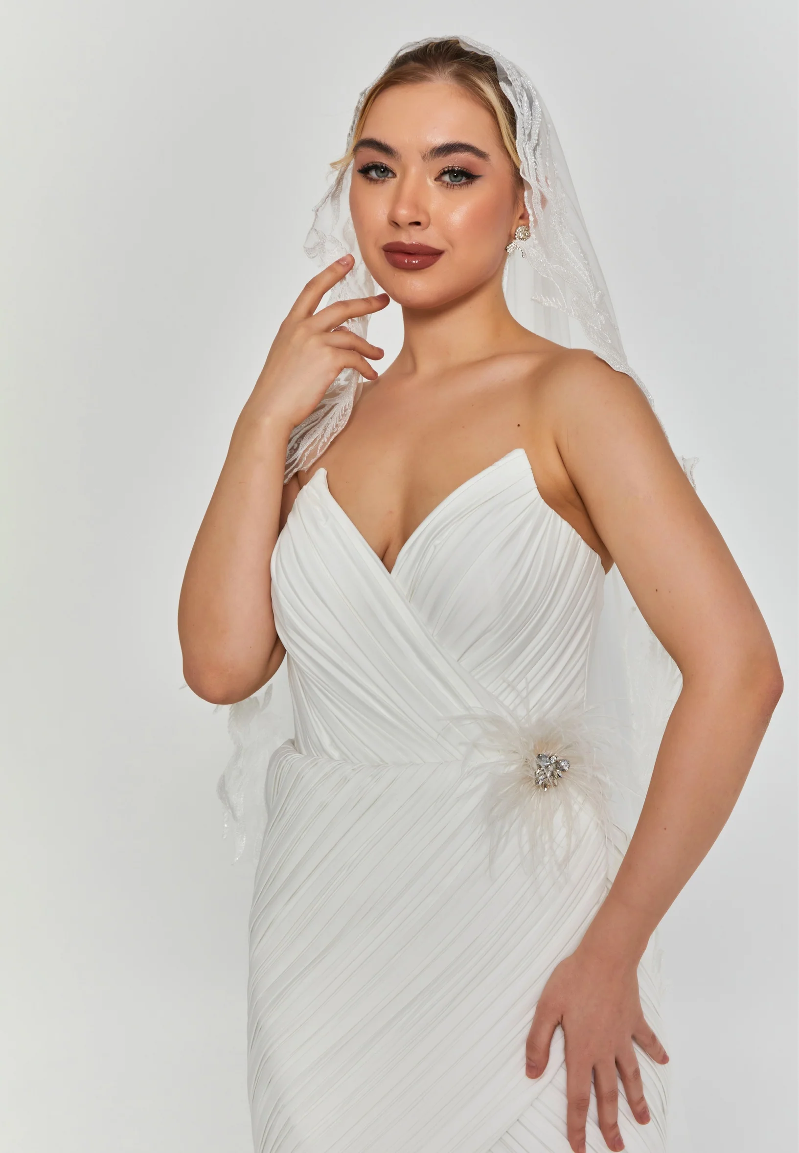 Beaded Section Single Tier Tulle Veil aba24-6 - Image 4