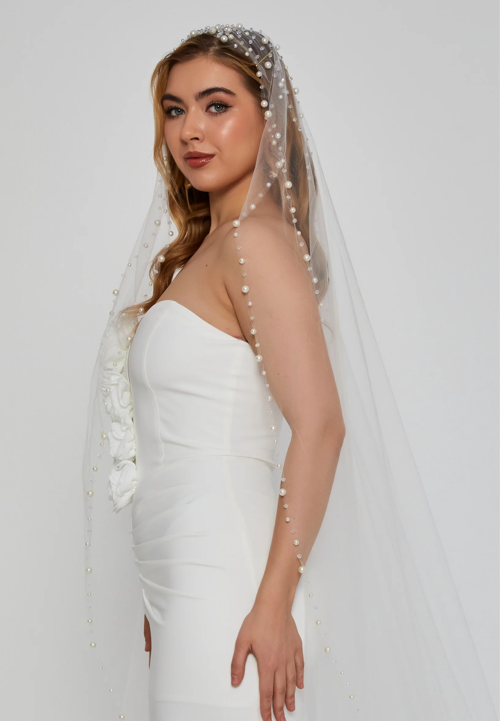 Beaded Section Single Tier Tulle Veil abaa010 (2,5 mt) - Image 2