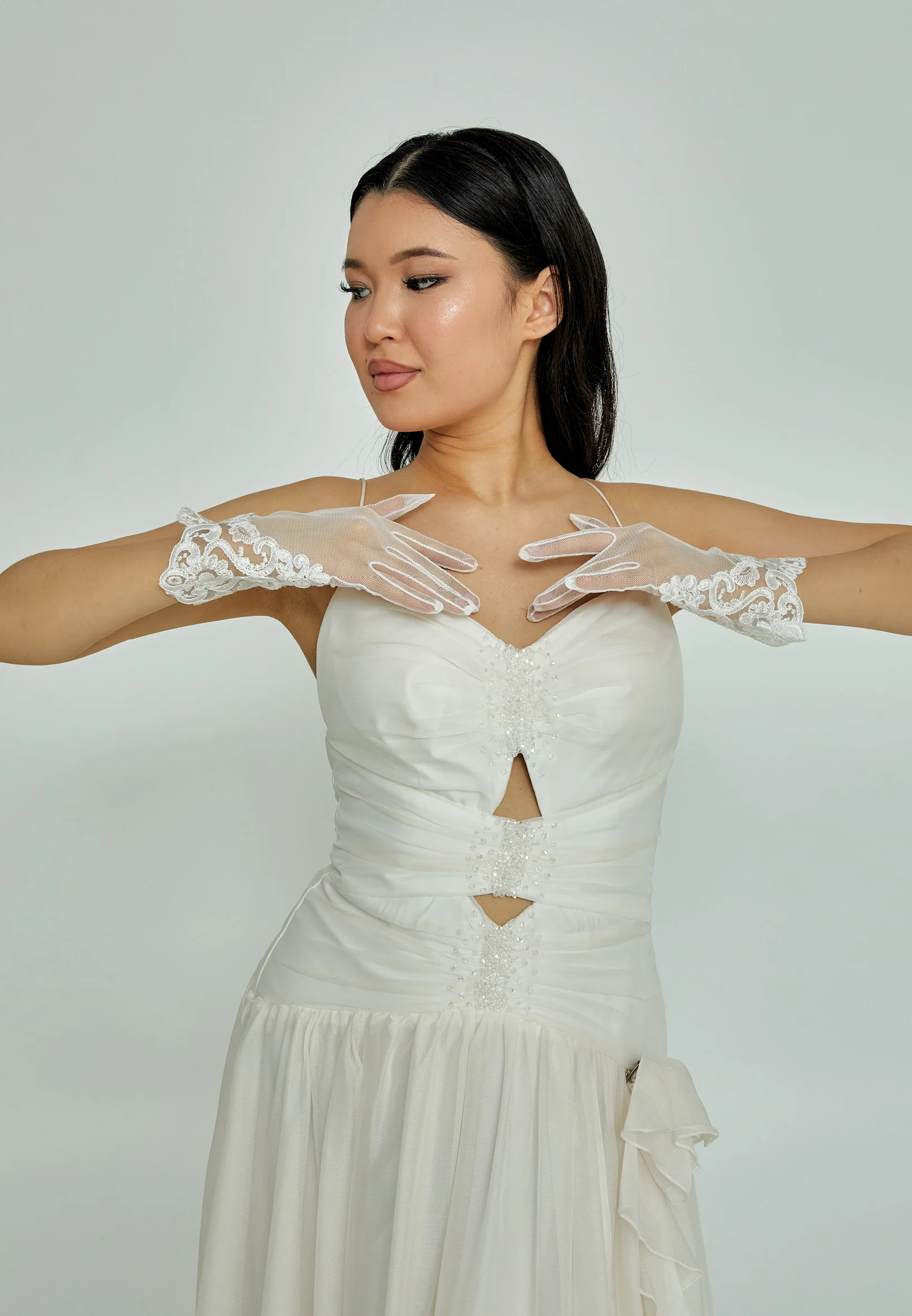 Lacy Tulle Bridal Gloves abbeld12044 - Image 3