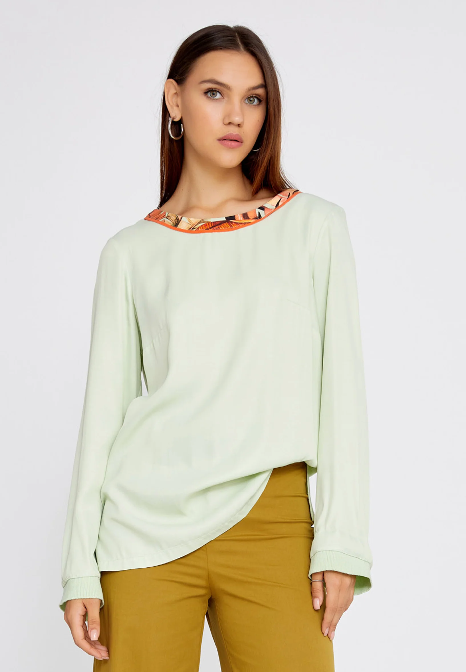 Long Sleeve Solid Color Regular Blouse huk4240