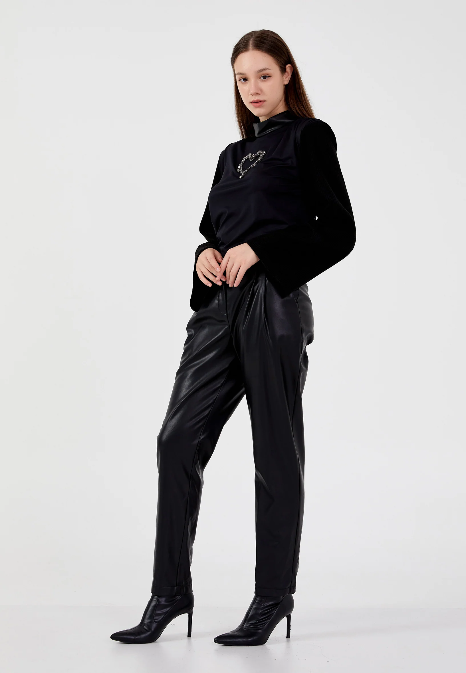 Long Sleeve With Stones Regular Blouse shu23sk04051 - Image 3