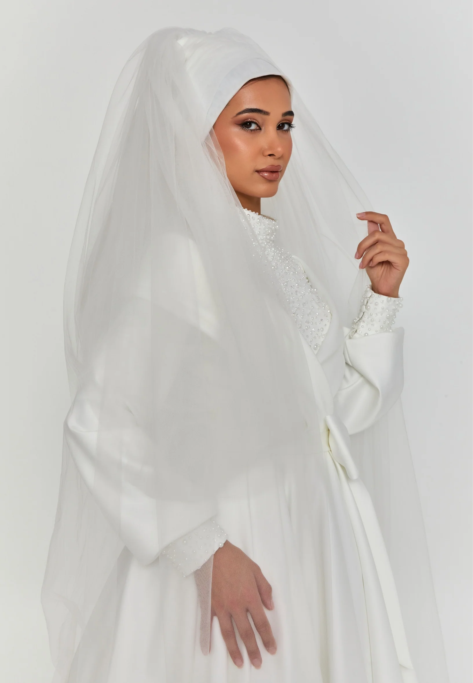 Minimal Single Tier Tulle Veil abaduvak-01 - Image 5