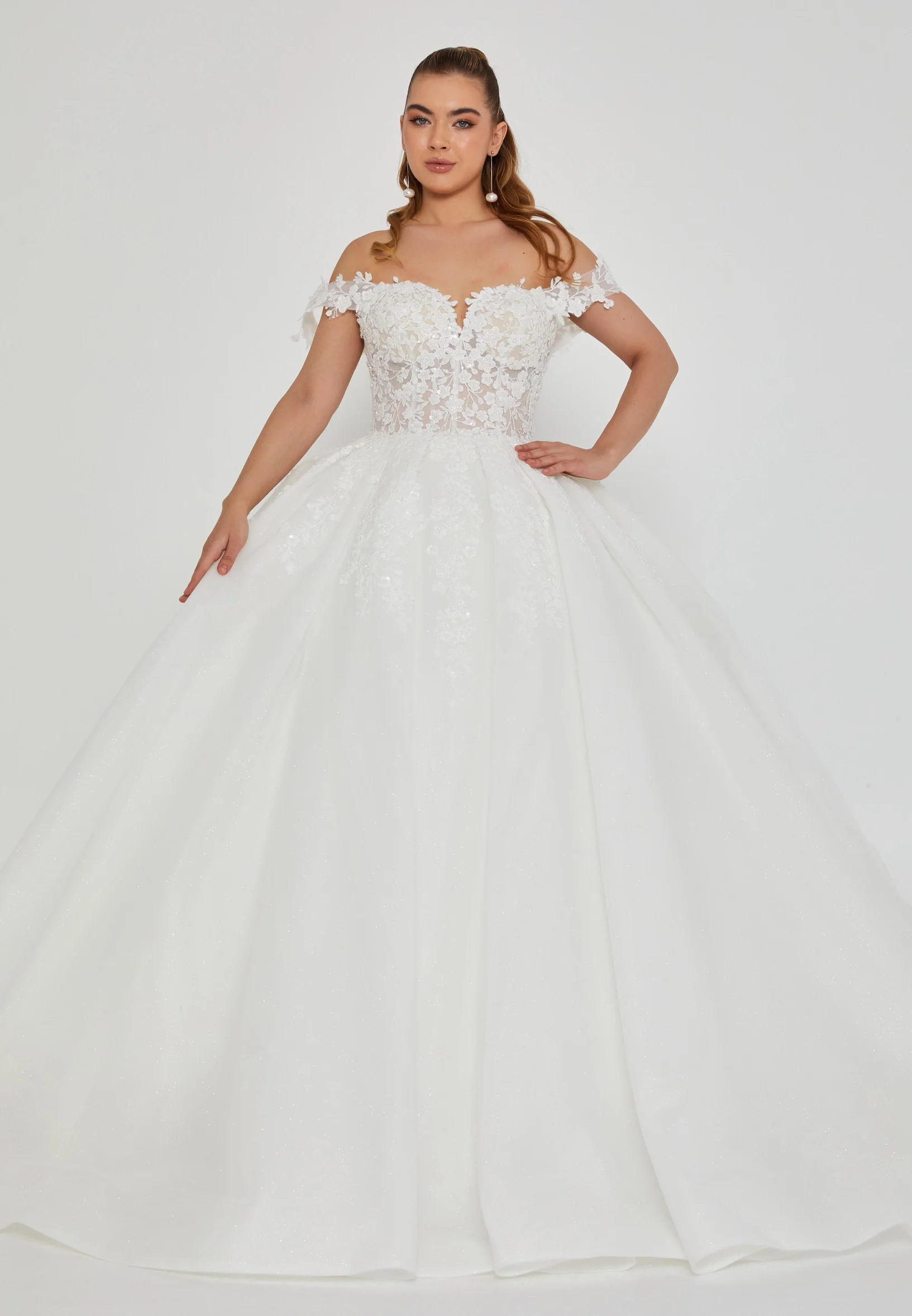 Off Shoulder Maxi Tulle Regular Wedding Dress blv360016