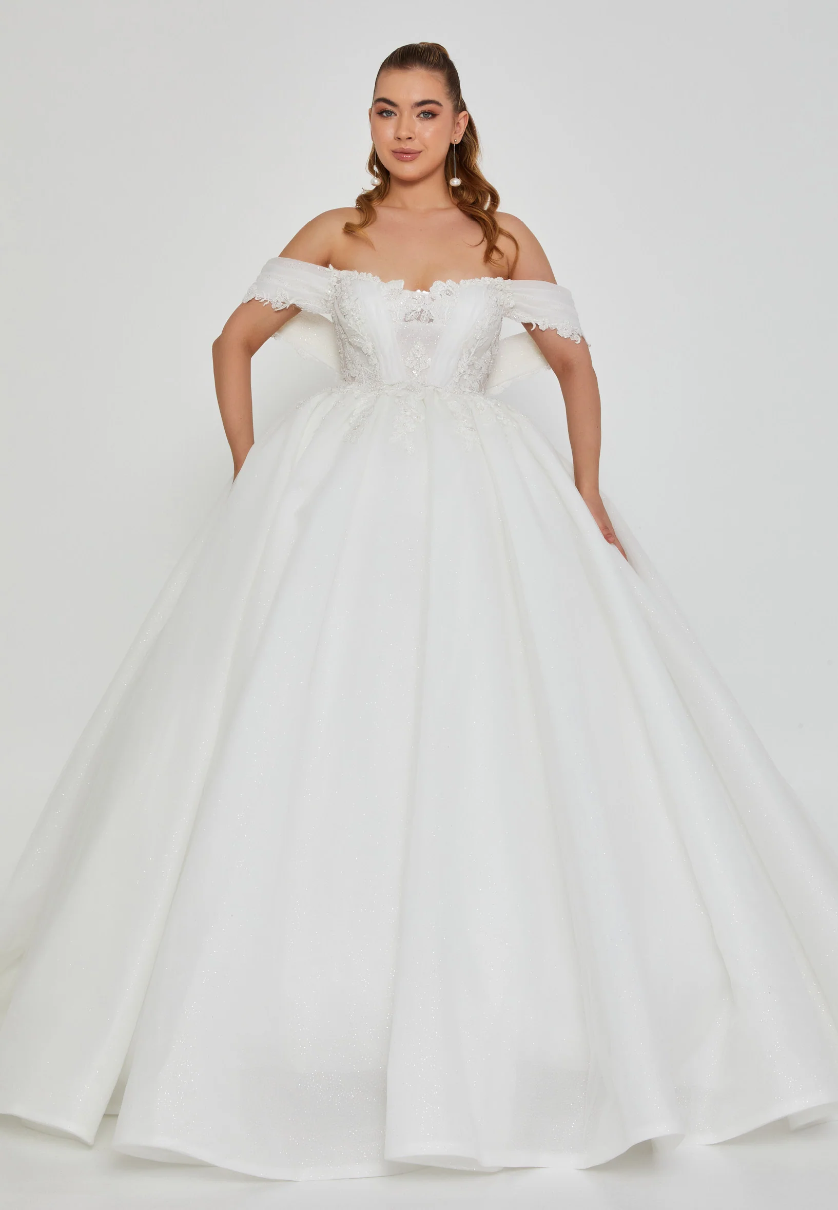 Off Shoulder Maxi Tulle Regular Wedding Dress blv360021