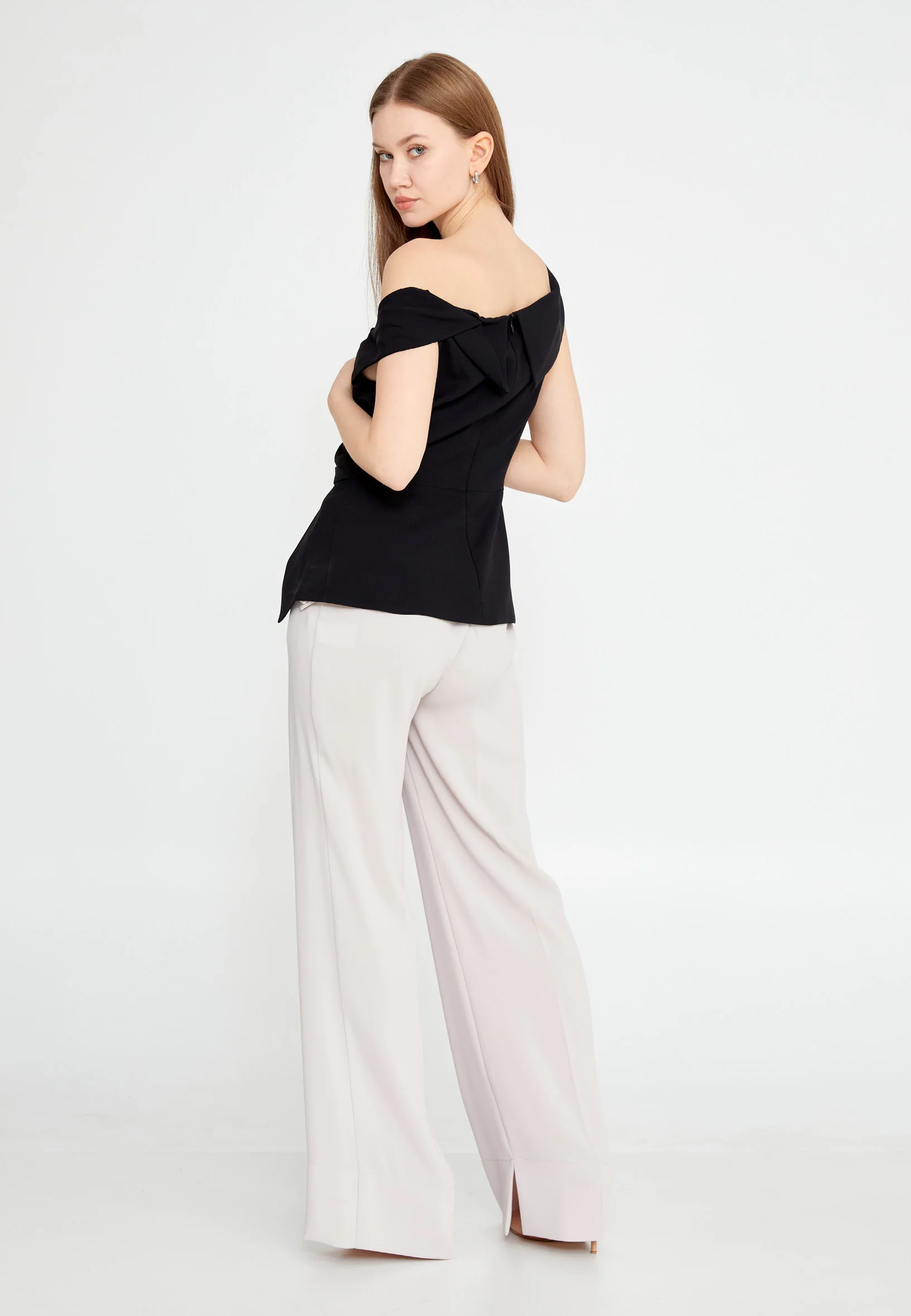 Off Shoulder Solid Color Regular Blouse kmy24y10416 - Image 2