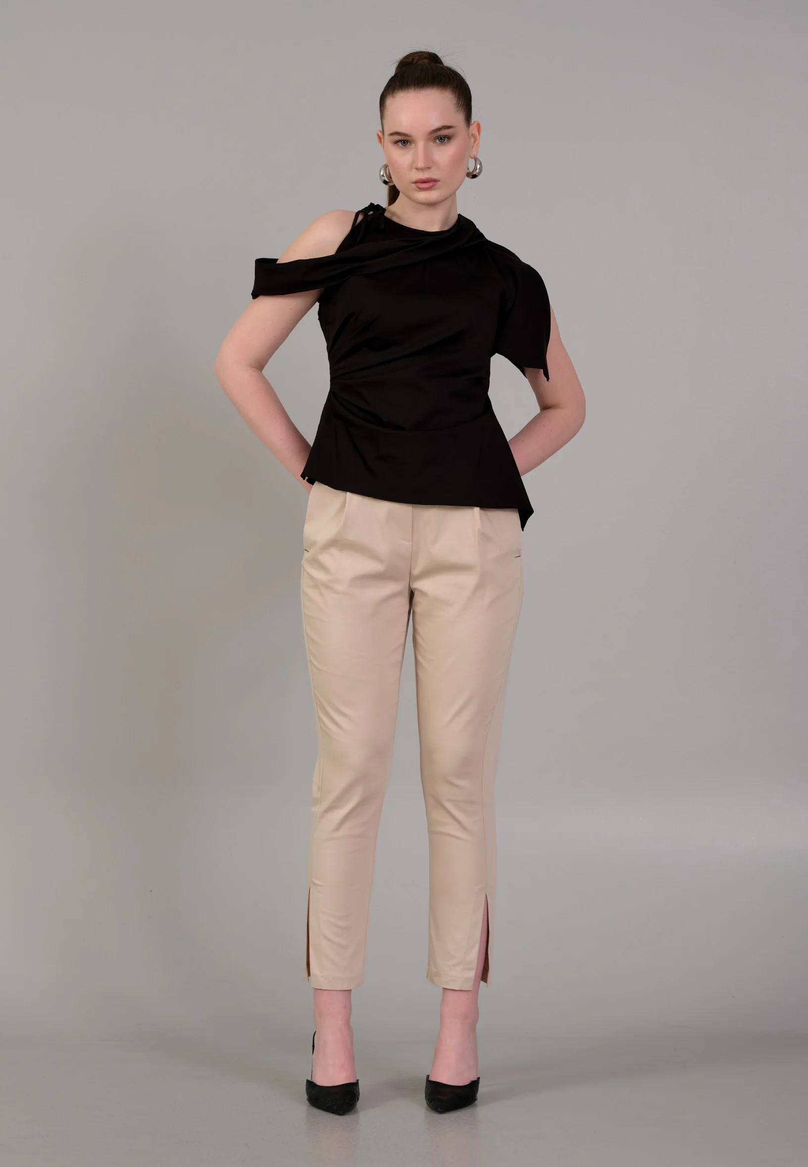 Off Shoulder Solid Color Regular Blouse kmy24y10443 - Image 2