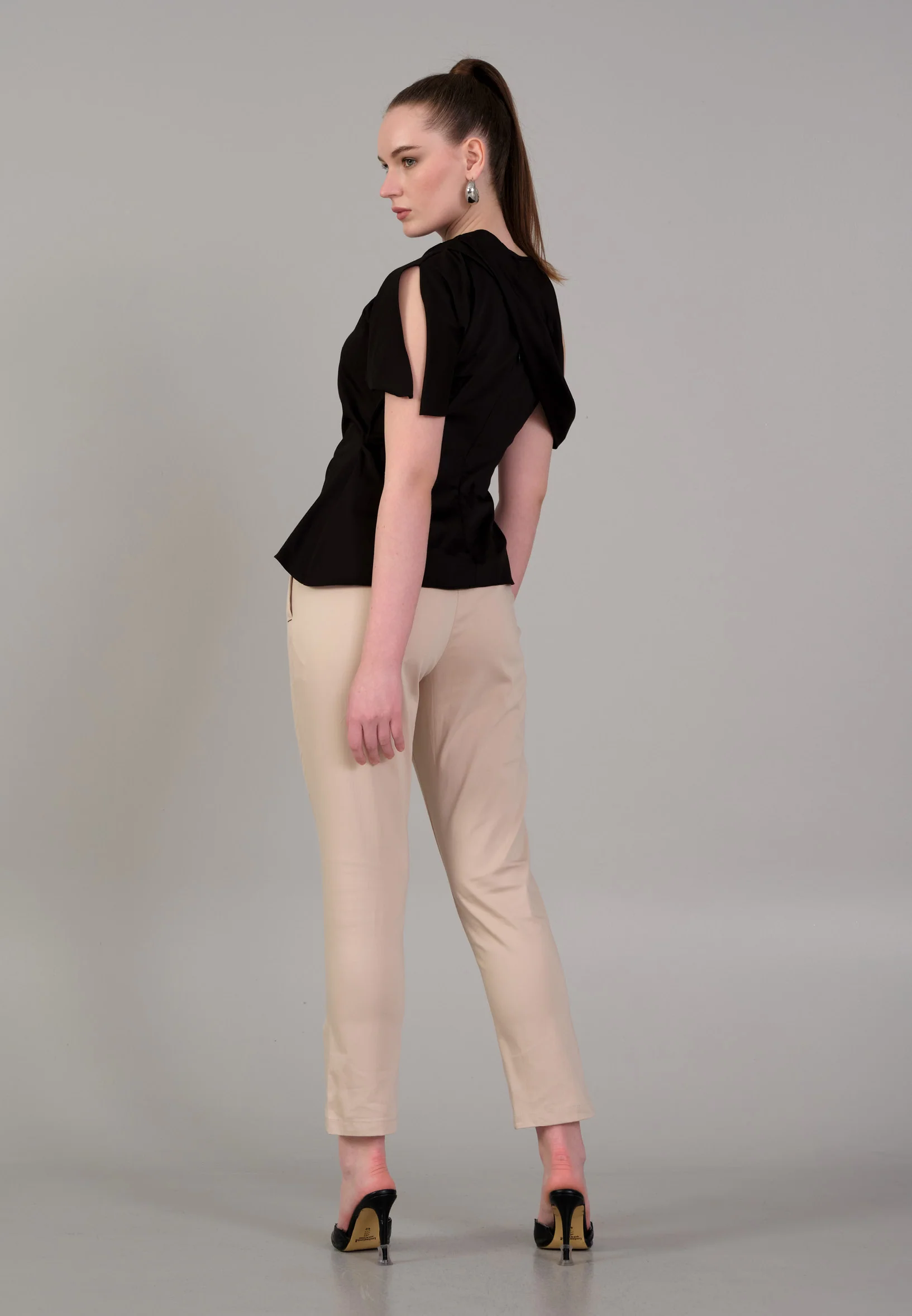 Off Shoulder Solid Color Regular Blouse kmy24y10443 - Image 4