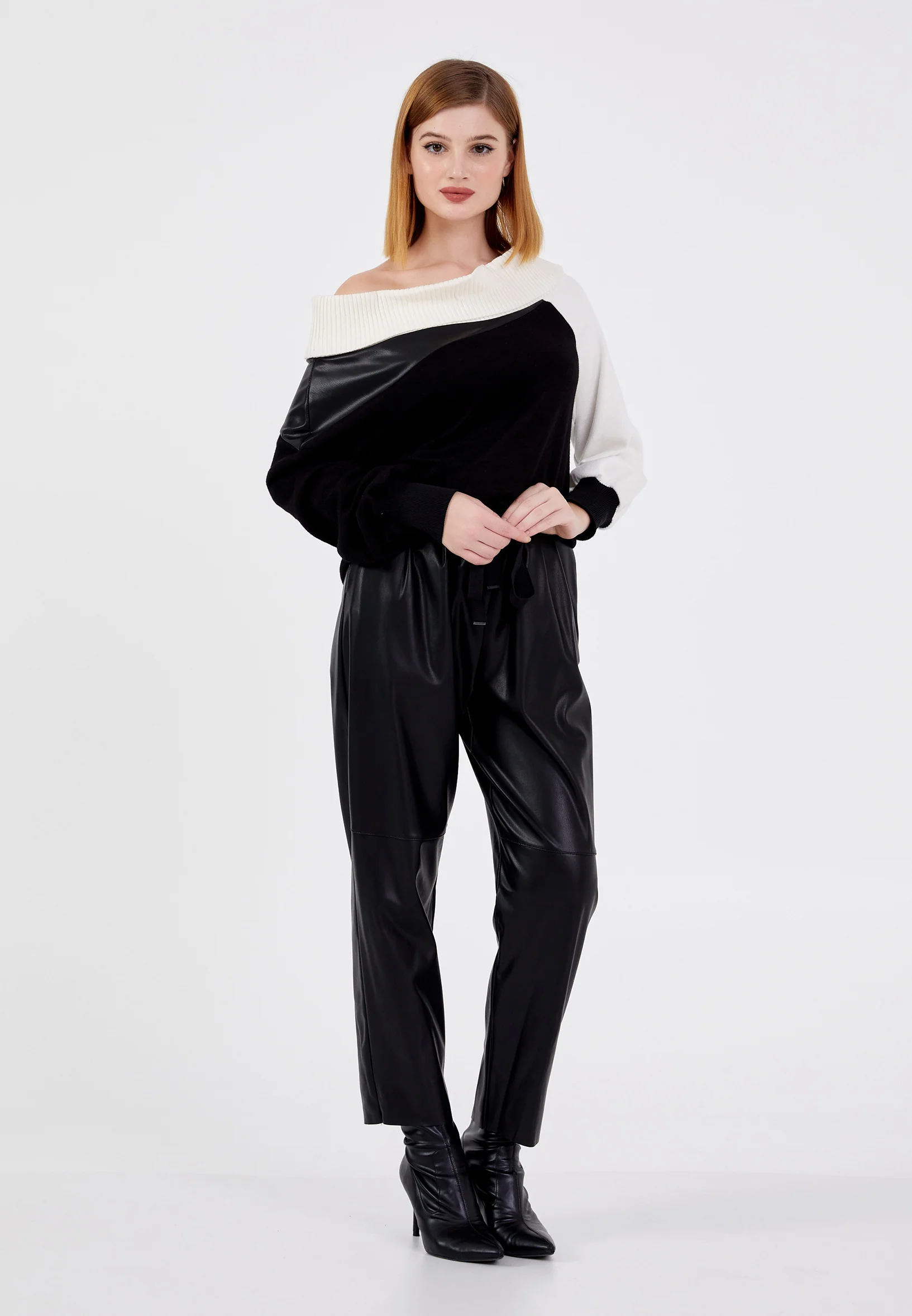 Off Shoulder Solid Color Regular Blouse shu23sk04055 - Image 2
