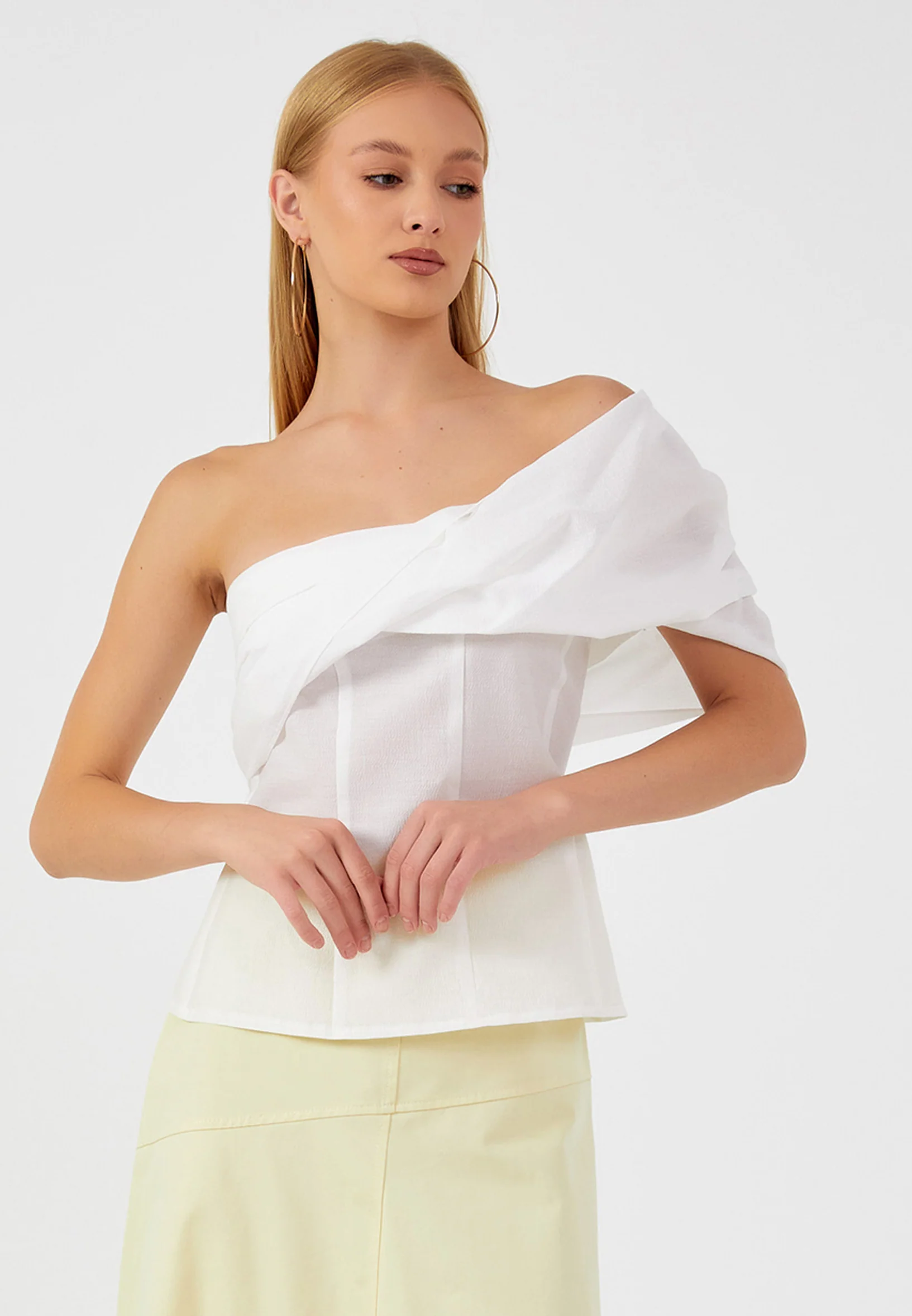 One Shoulder Solid Color Regular Blouse kmy24y10446 - Image 4