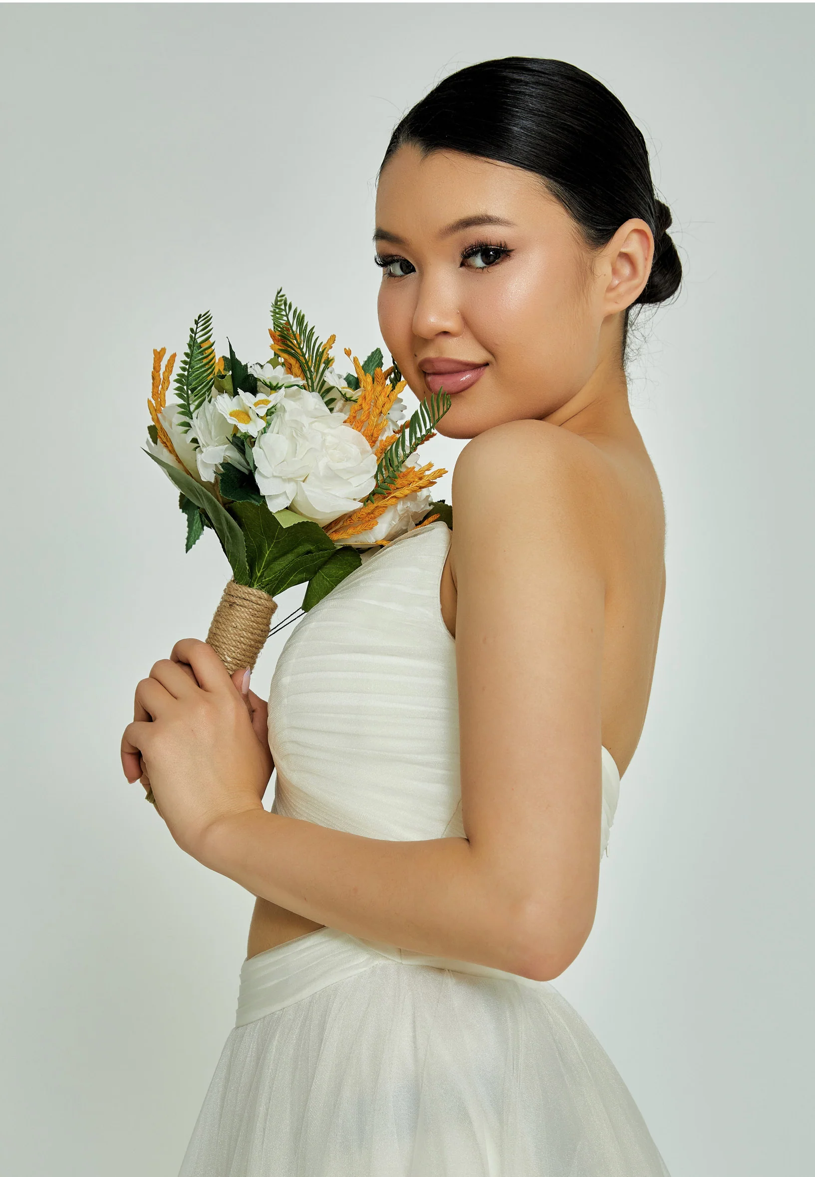 Ranunculus Round Bridal Bouquet aba23-40-3 - Image 3