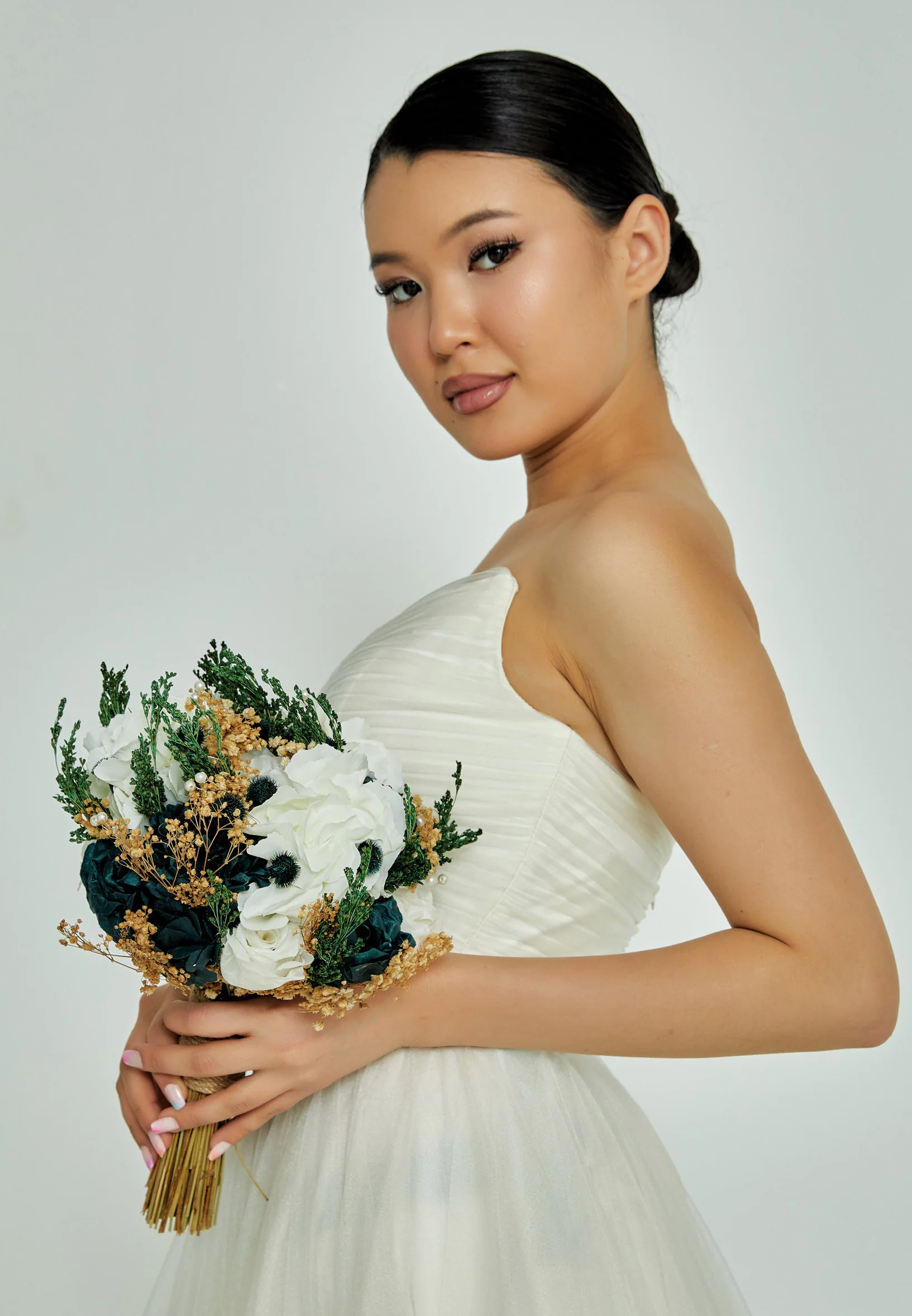 Ranunculus Round Bridal Bouquet aba23-40-6
