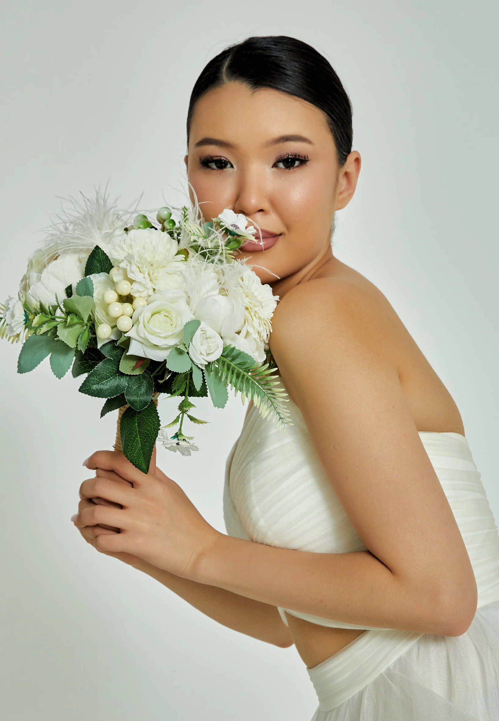 Ranunculus Round Bridal Bouquet aba23-41-11