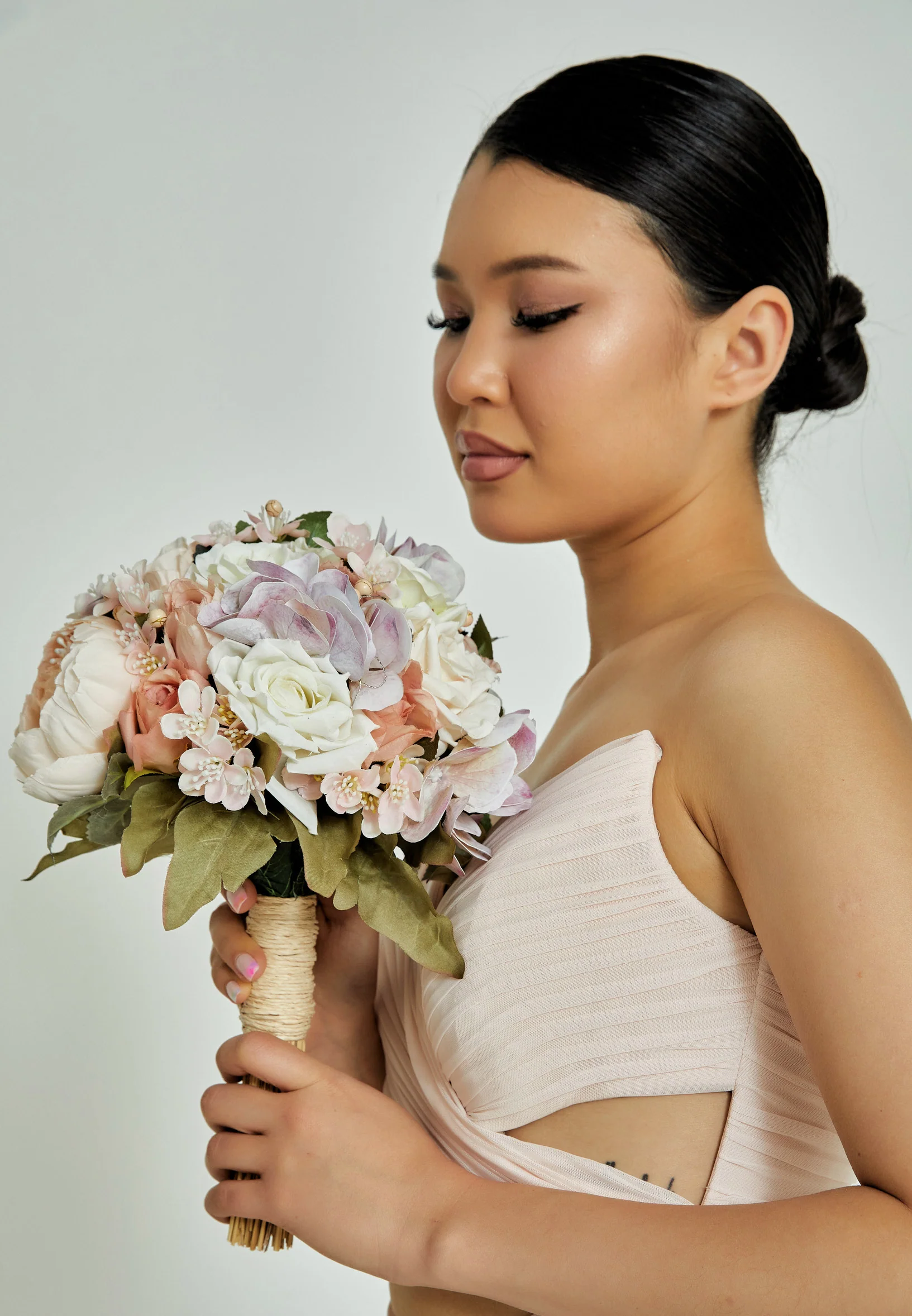 Ranunculus Round Bridal Bouquet aba23-41-3