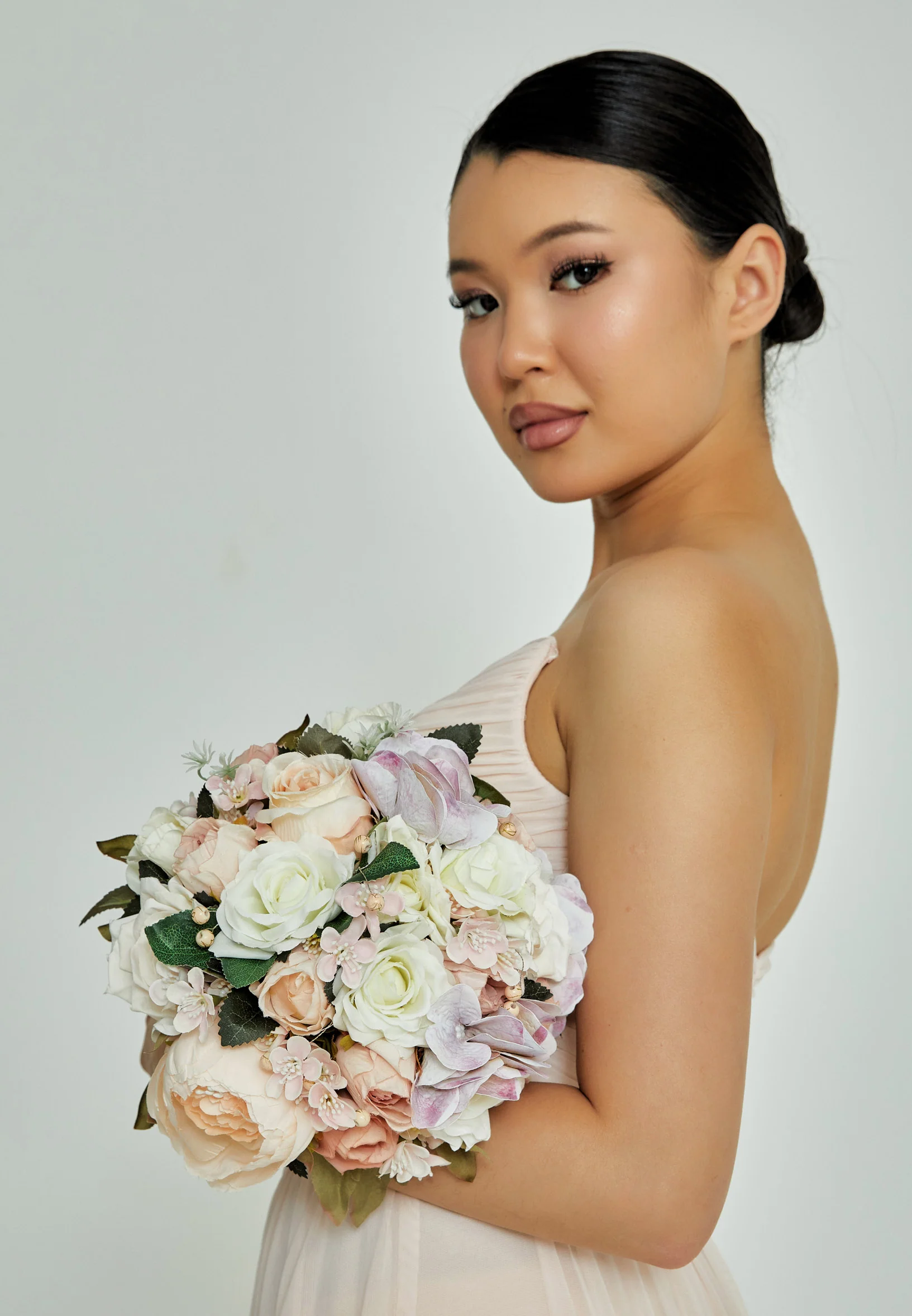 Ranunculus Round Bridal Bouquet aba23-41-3 - Image 3