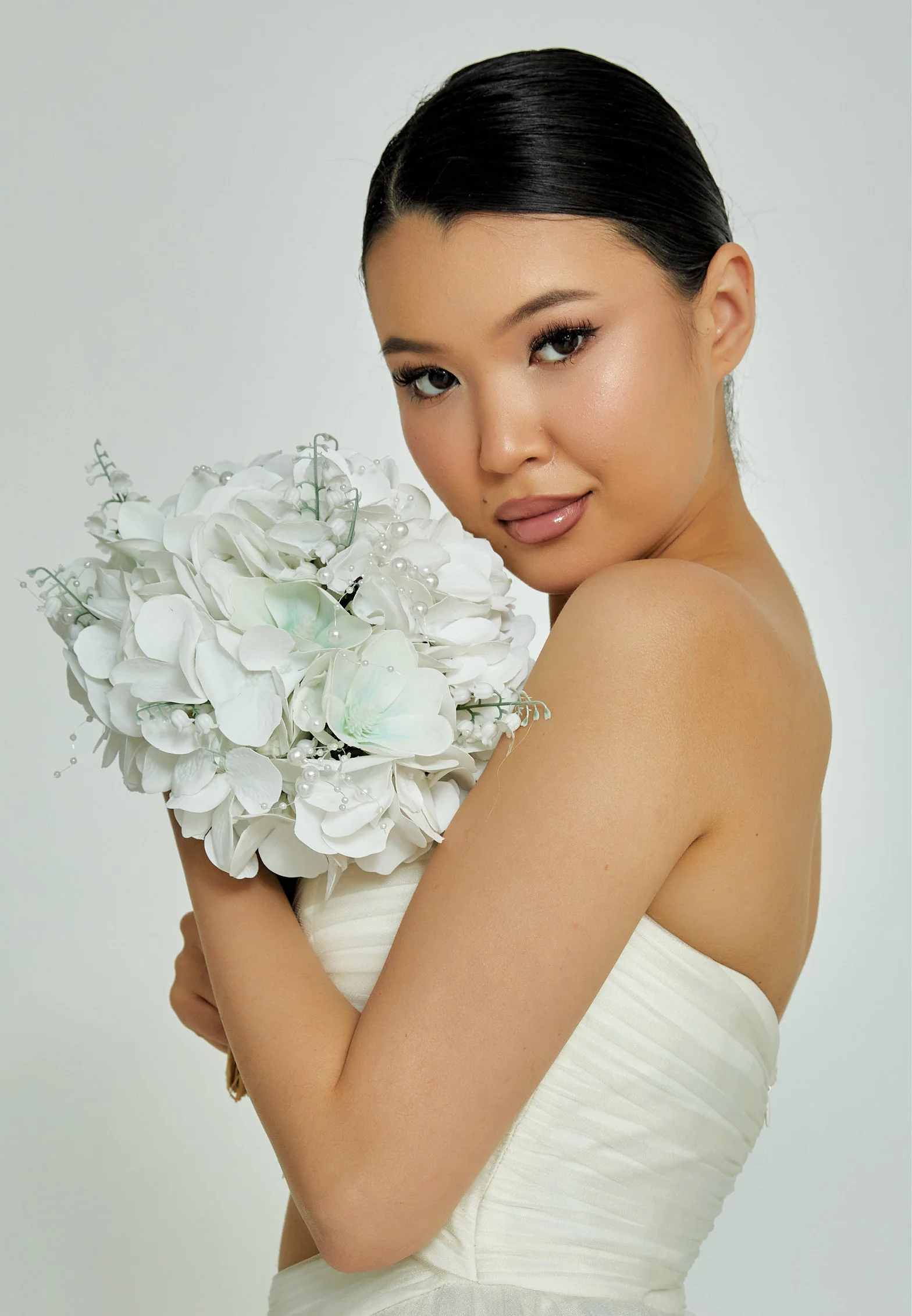 Ranunculus Round Bridal Bouquet aba23-41-4