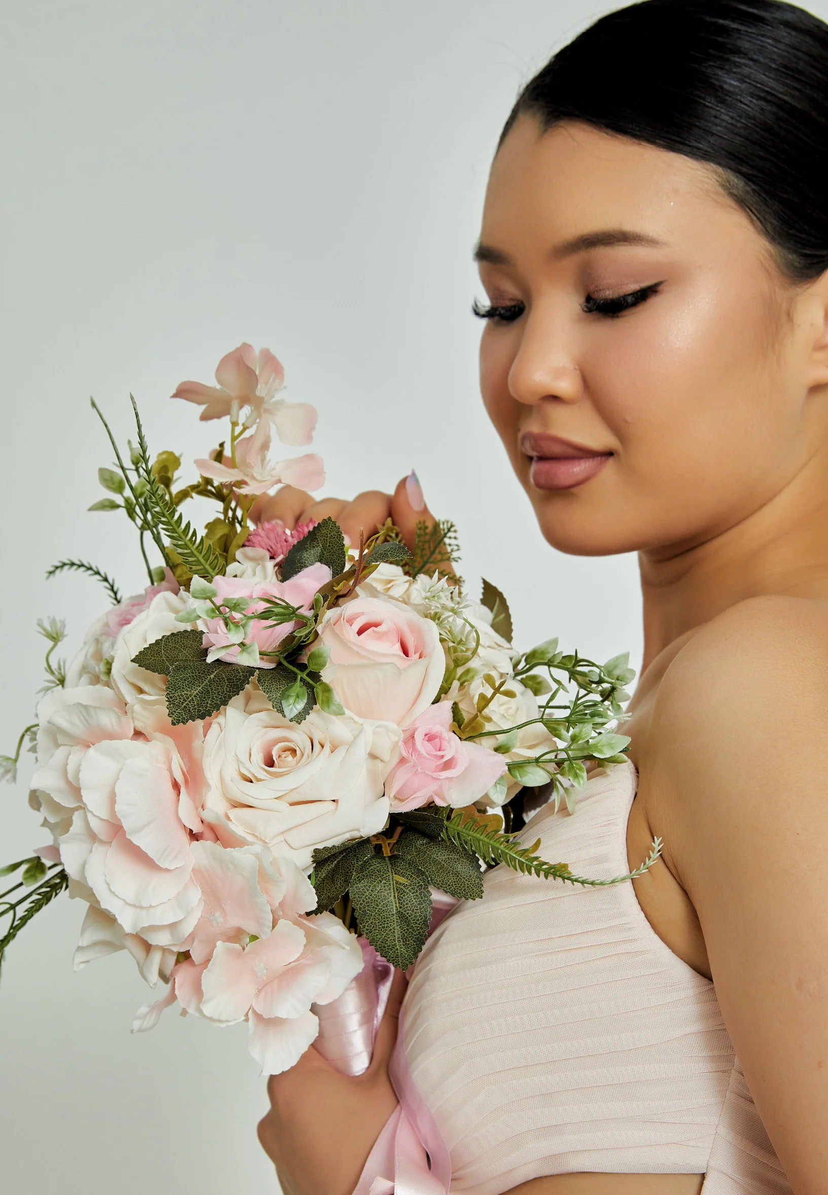 Ranunculus Round Bridal Bouquet aba23-41-5 - Image 3
