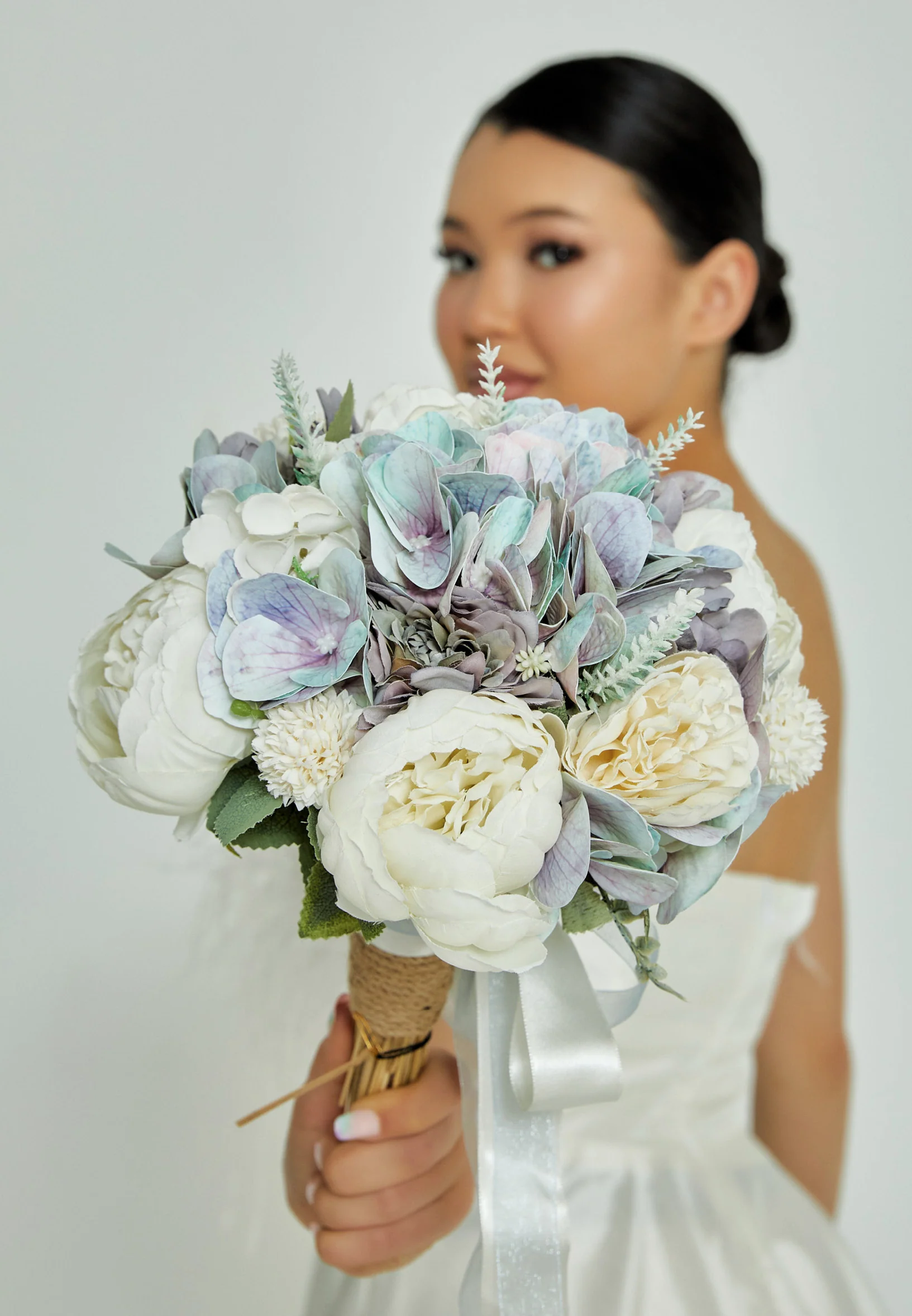 Ranunculus Round Bridal Bouquet aba23-41-8 - Image 3