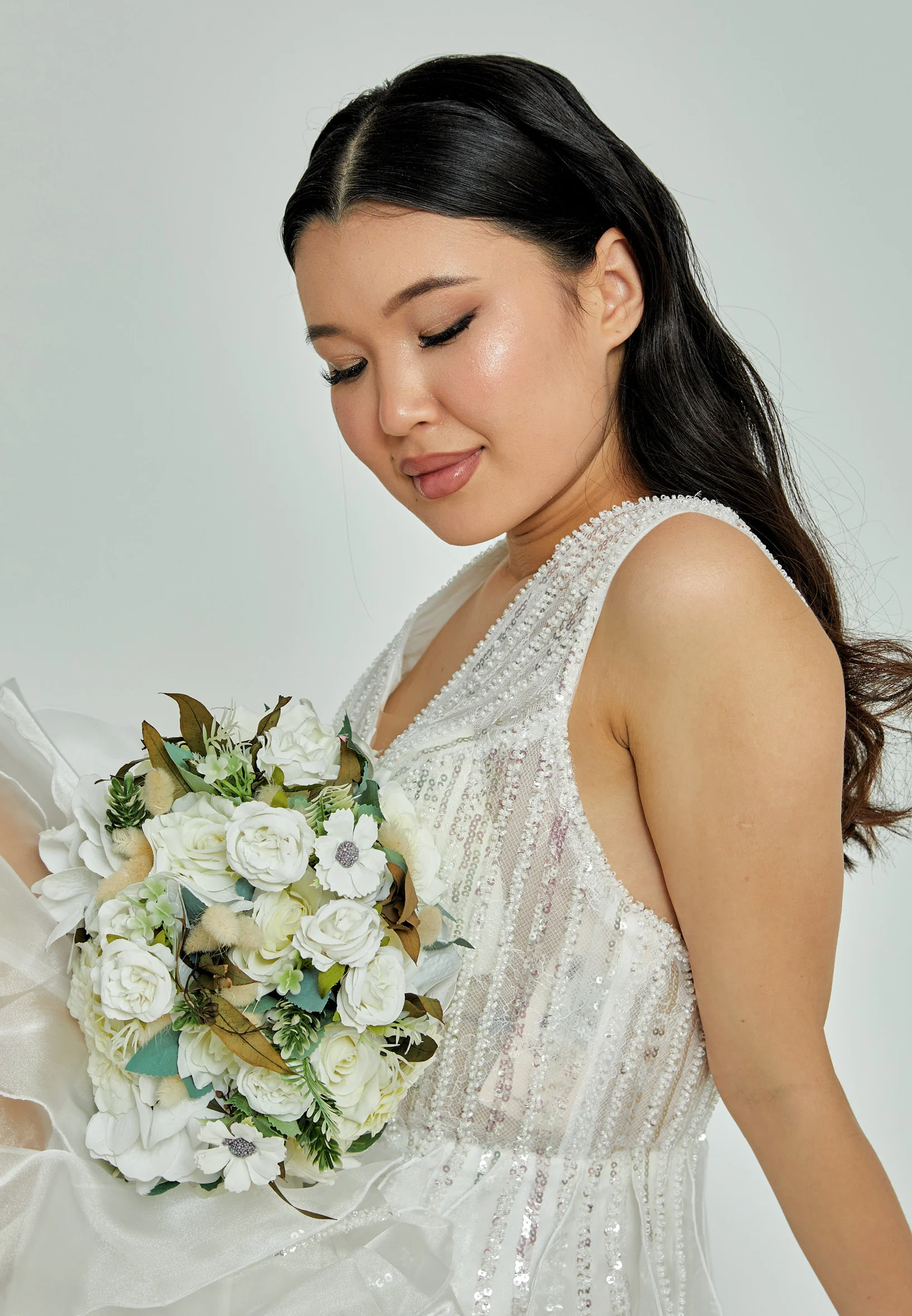 Ranunculus Round Bridal Bouquet abbc004 - Image 3