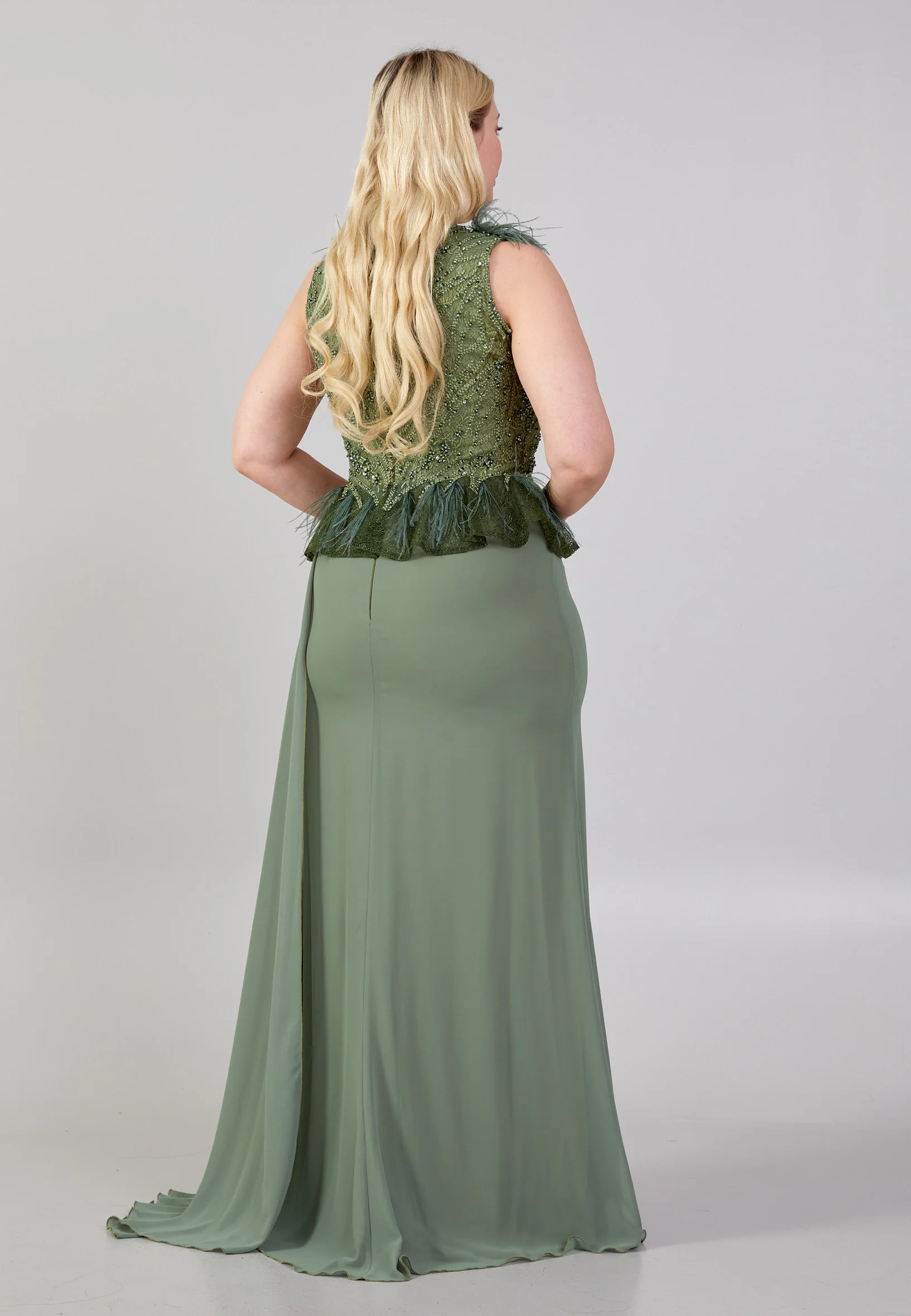 Sleeveless Maxi Crepe Column Plus Size Wedding Guest Dress omn673 - Image 10