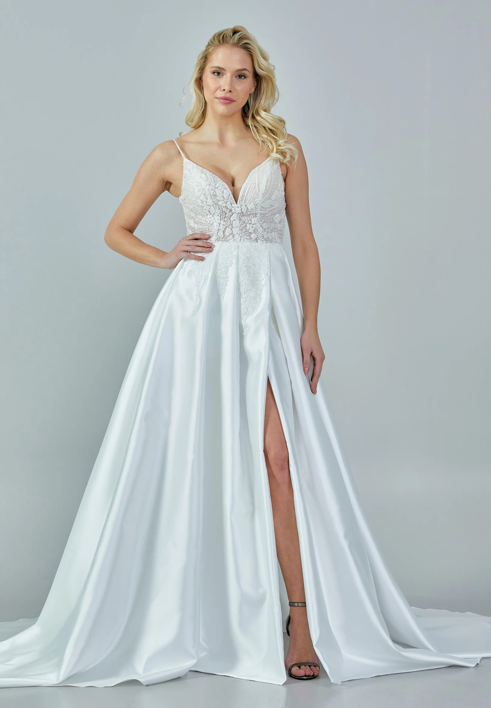 Sleeveless Maxi Satin Regular Wedding Dress rlb1681