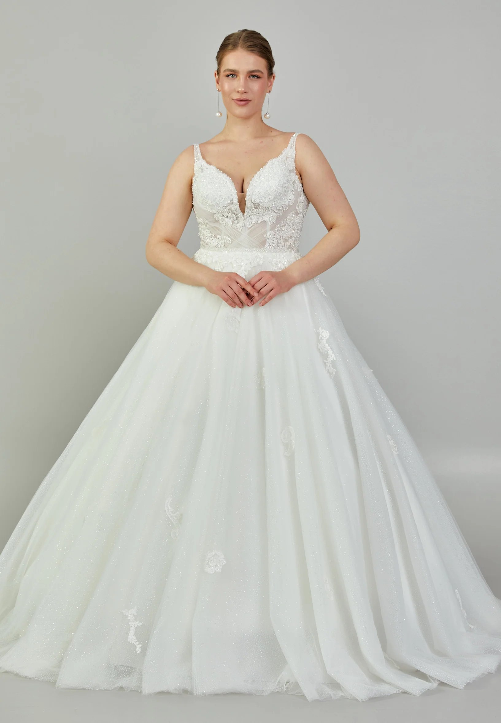 Sleeveless Maxi Tulle Plus Size Wedding Dress blv350055