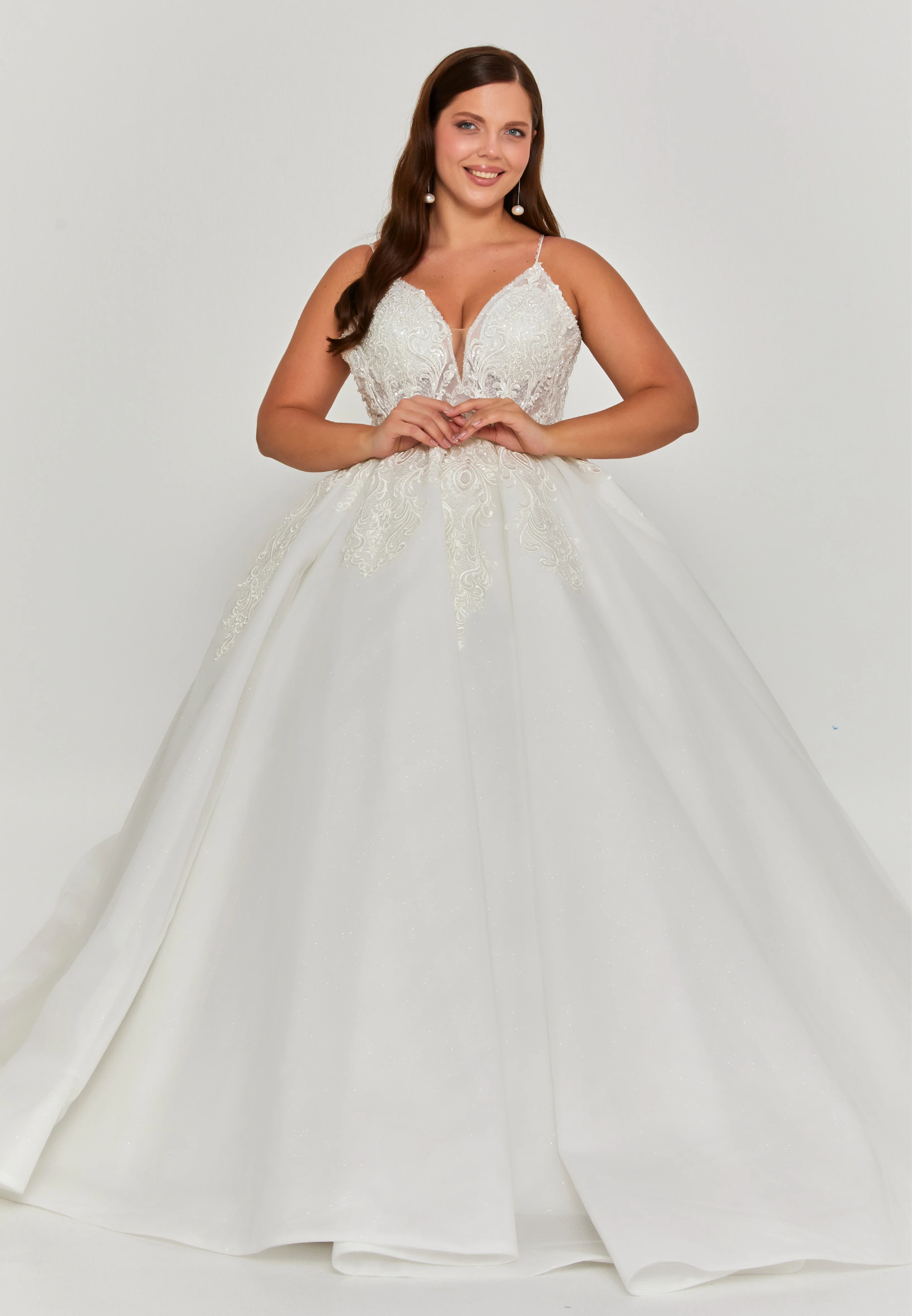 Sleeveless Maxi Tulle Plus Size Wedding Dress blv350079