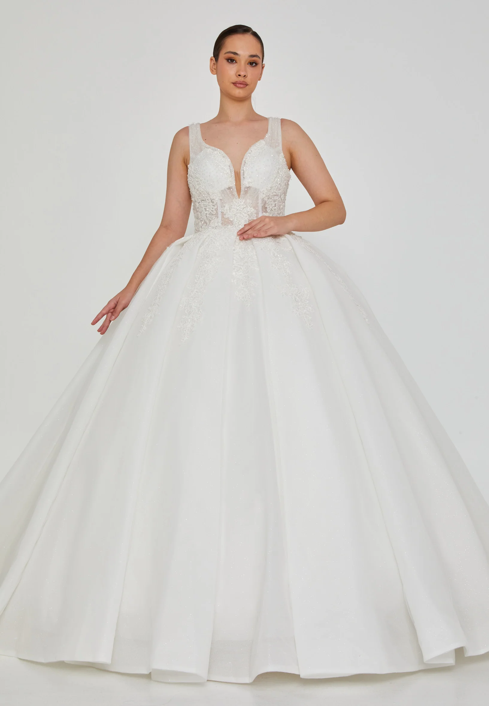 Sleeveless Maxi Tulle Plus Size Wedding Dress blv350148