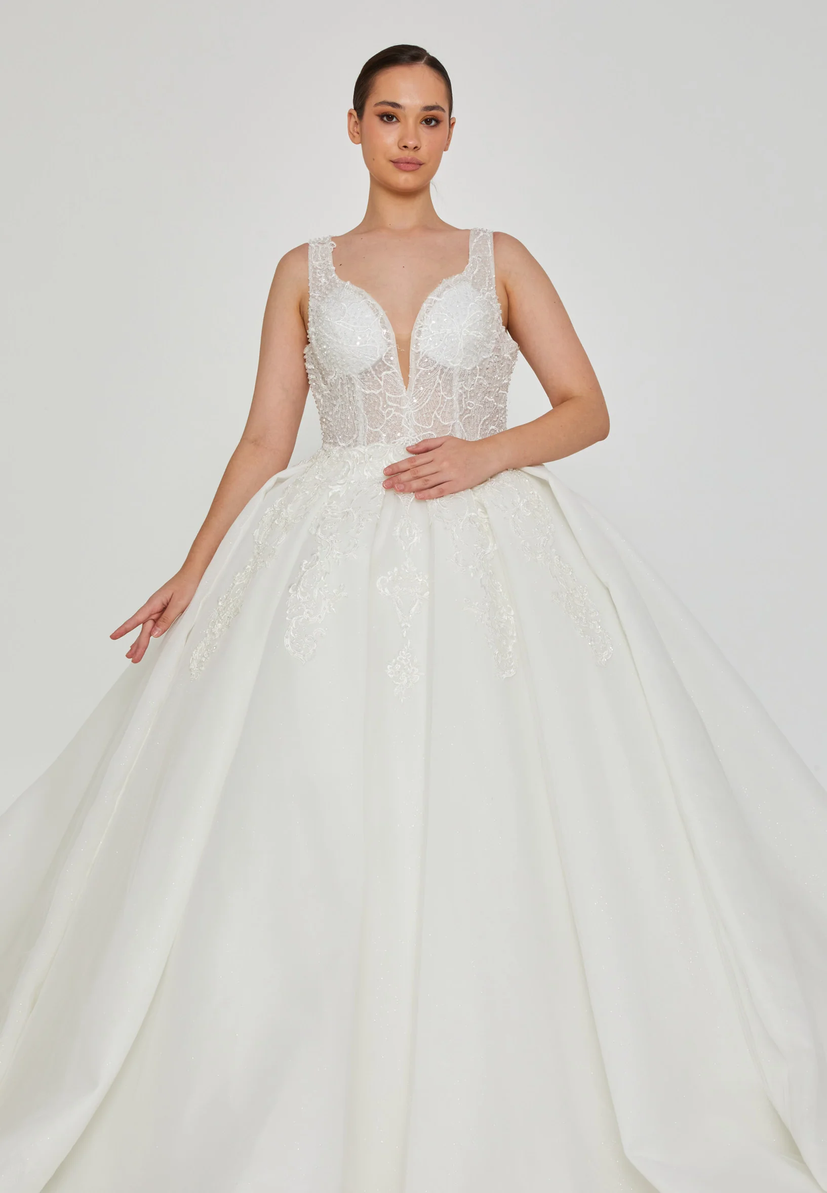 Sleeveless Maxi Tulle Plus Size Wedding Dress blv350202