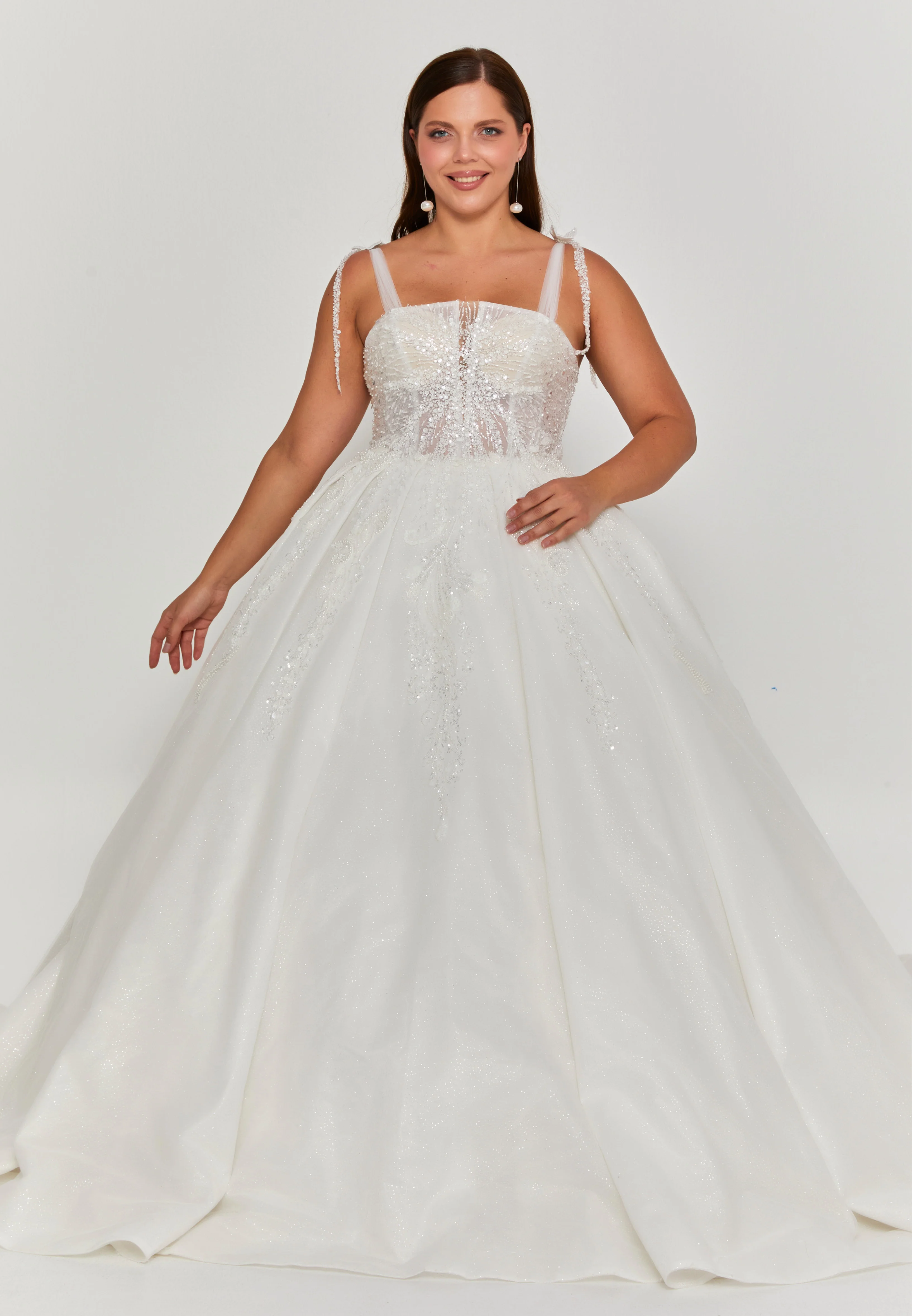 Sleeveless Maxi Tulle Plus Size Wedding Dress blv360201
