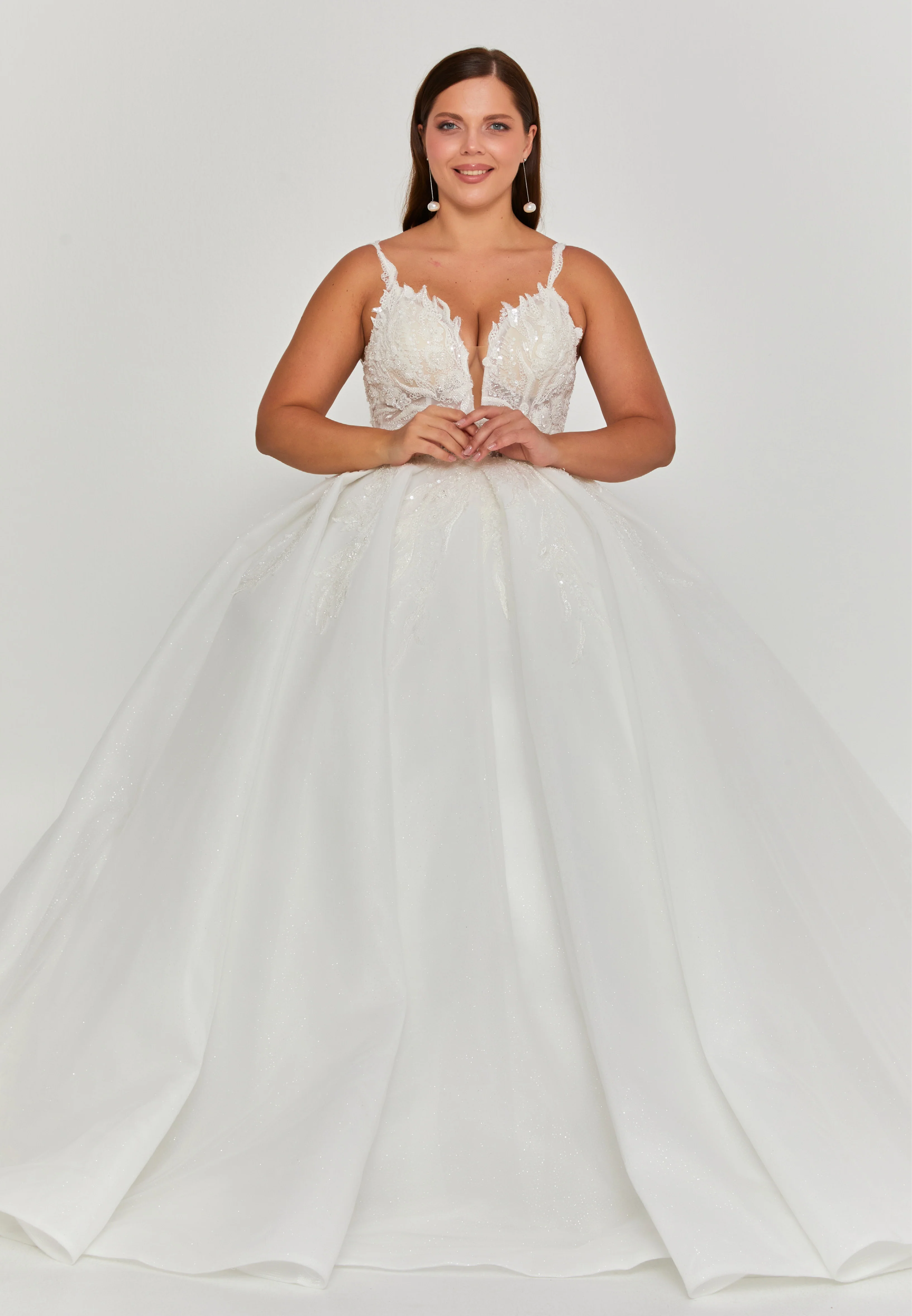 Sleeveless Maxi Tulle Plus Size Wedding Dress blv360206