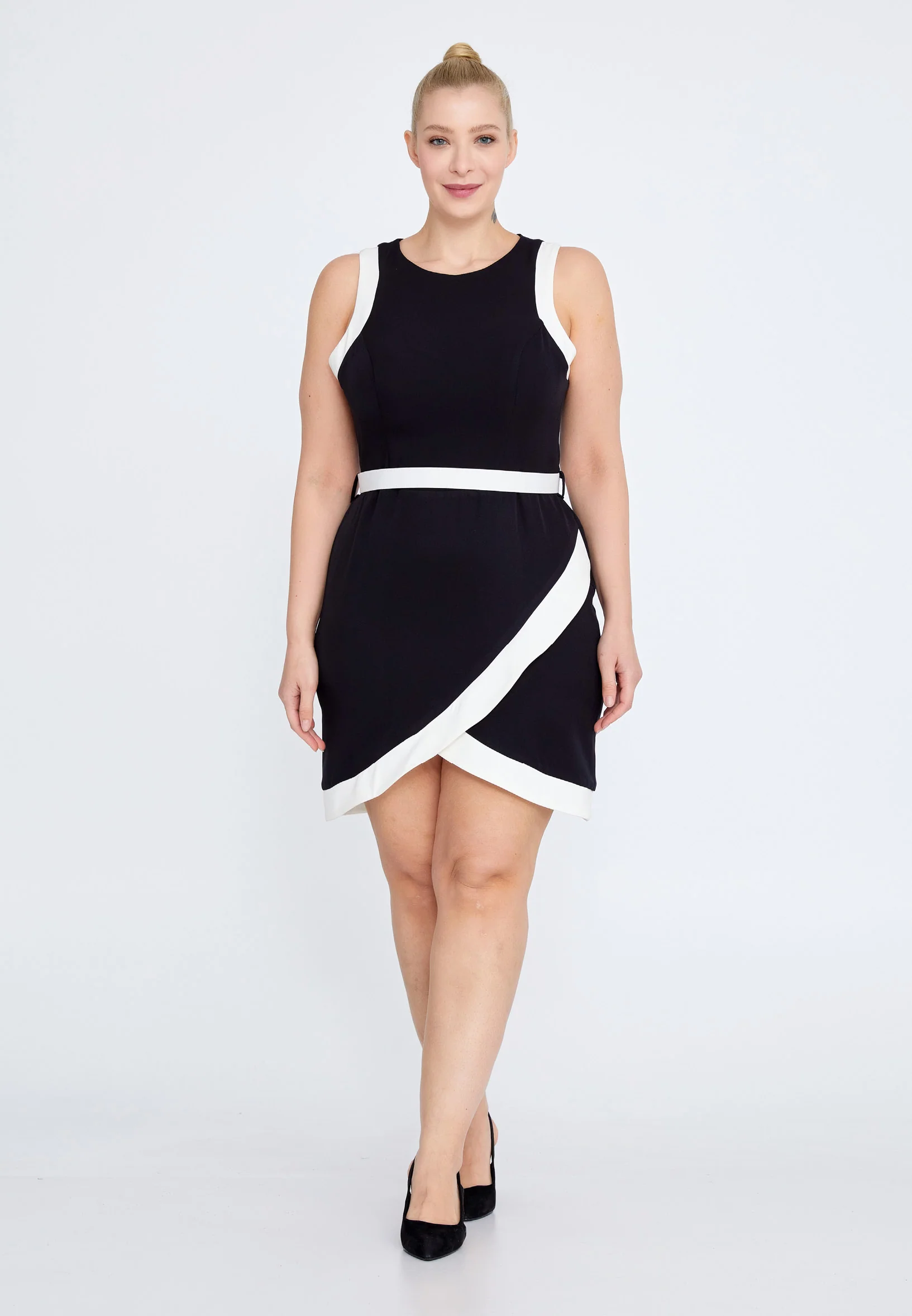Sleeveless Mini Crepe Column Plus Size Cocktail Dress stn5057-b