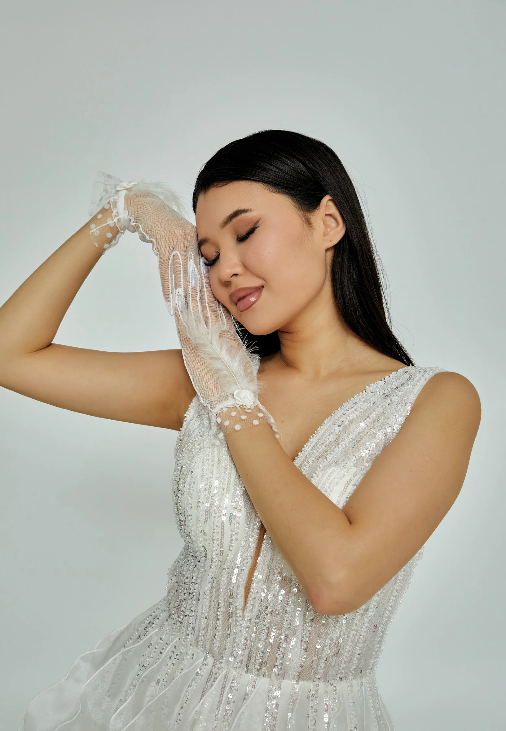 Solid Color Tulle Bridal Gloves abbeld12050 - Image 3