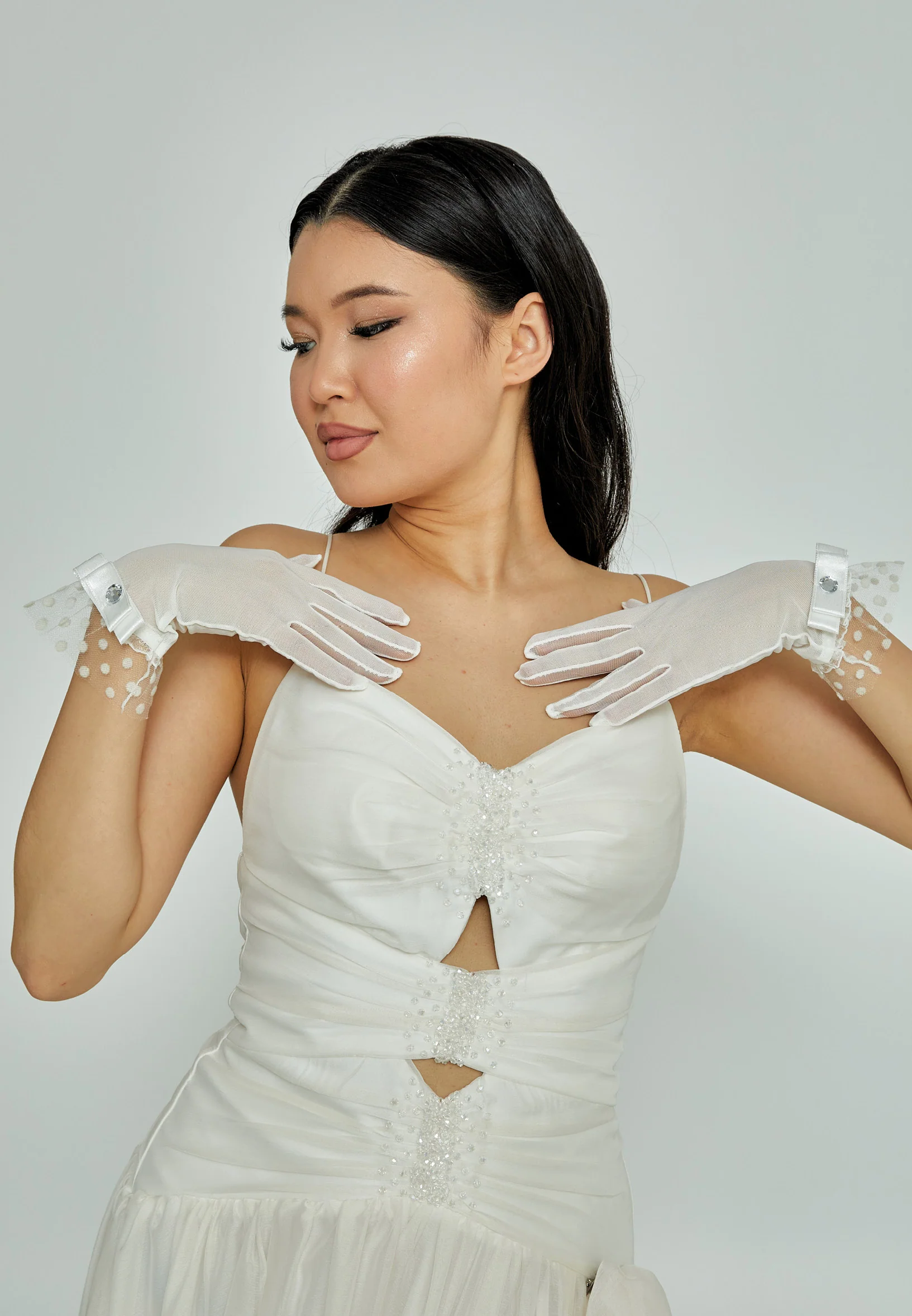 Solid Color Tulle Bridal Gloves abbeld12052 - Image 3